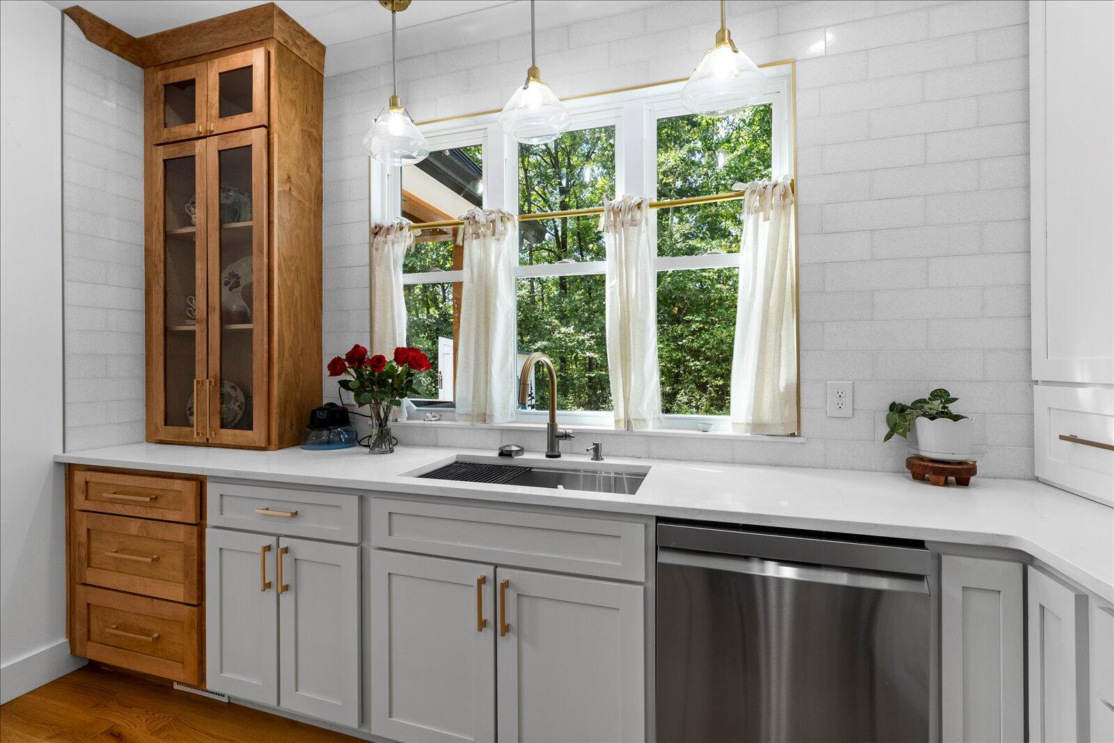 Jasper, Tennessee, 37347, United States, 3 Bedrooms Bedrooms, ,2 BathroomsBathrooms,Residential,For Sale,1976717