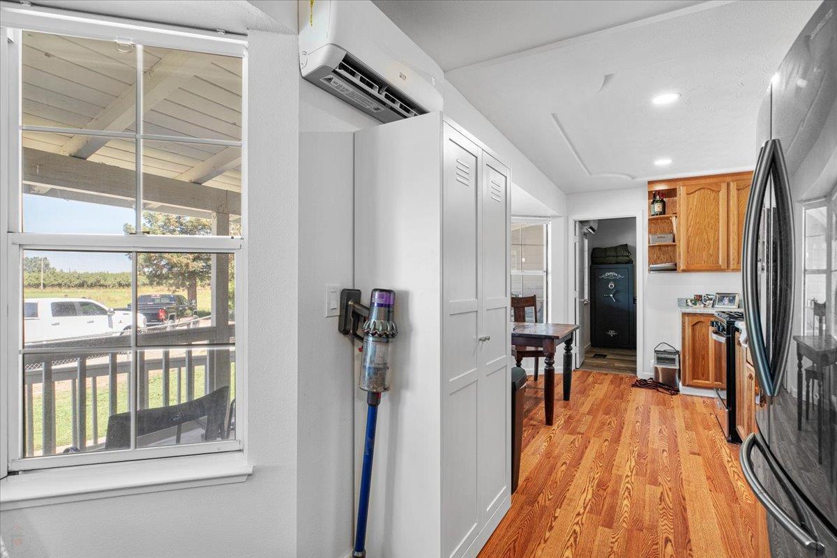 Escalon, California, 95320, United States, 6 Bedrooms Bedrooms, ,3 BathroomsBathrooms,Residential,For Sale,1977867