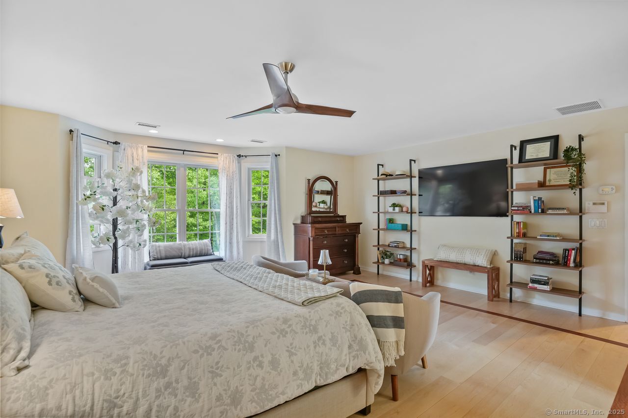 Newtown, Connecticut, 06470, United States, 4 Bedrooms Bedrooms, ,5 BathroomsBathrooms,Residential,For Sale,1938679