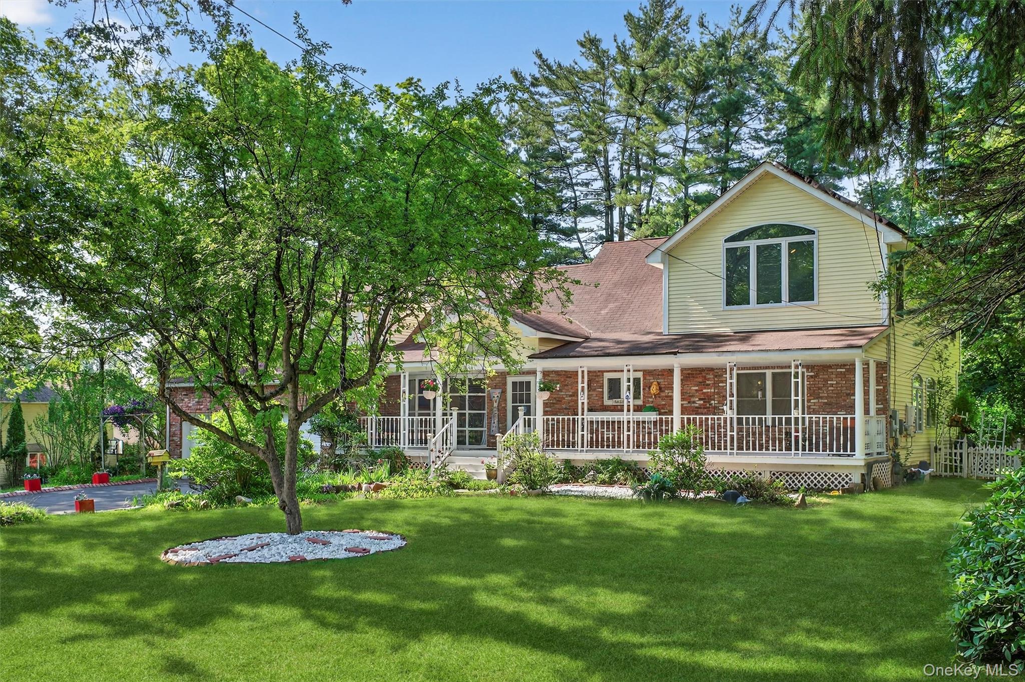 New City, New York, 10956, United States, 4 Bedrooms Bedrooms, ,3 BathroomsBathrooms,Residential,For Sale,2049142
