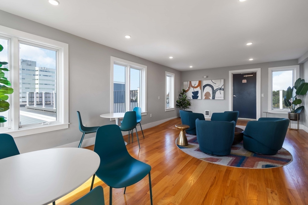 Quincy, Massachusetts, 02171, United States, 3 Bedrooms Bedrooms, ,2 BathroomsBathrooms,Residential,For Sale,1939729