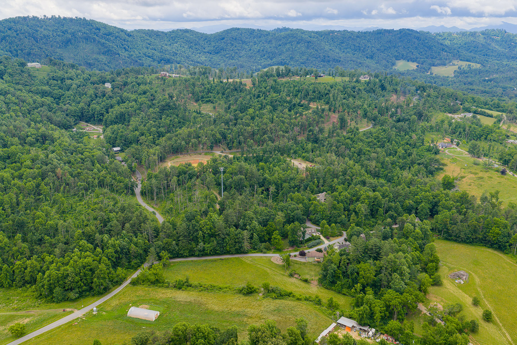  WEAVERVILLE - 物件實景