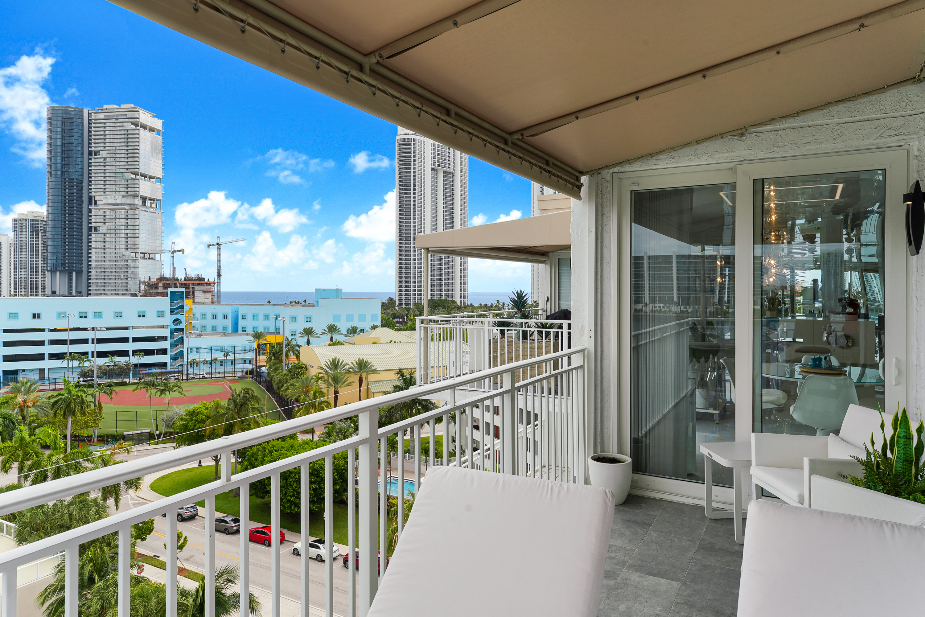  18000 N Bay Rd, Sunny Isles Beach, FL, 33160 - 物件實景