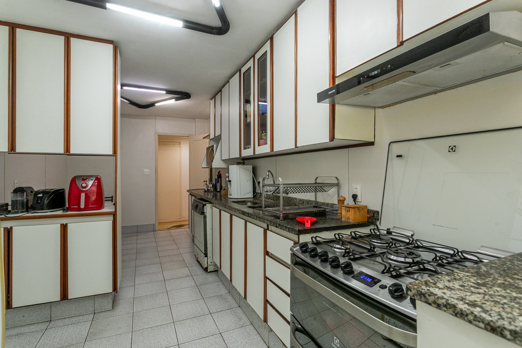  Apartment with Green Views on Rua Redentor - 物件實景