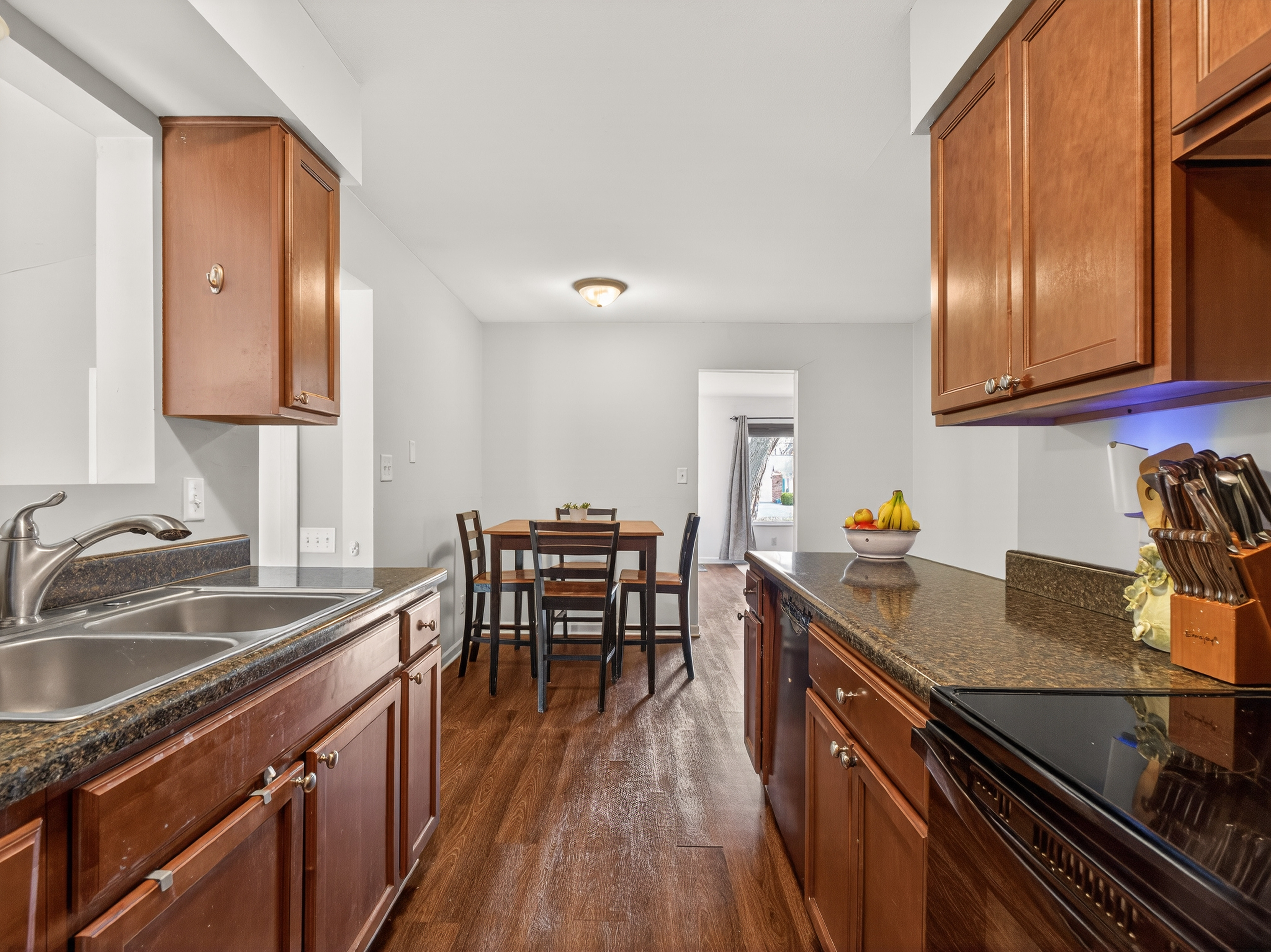  Unique Ranch on Large Lot - 物件實景