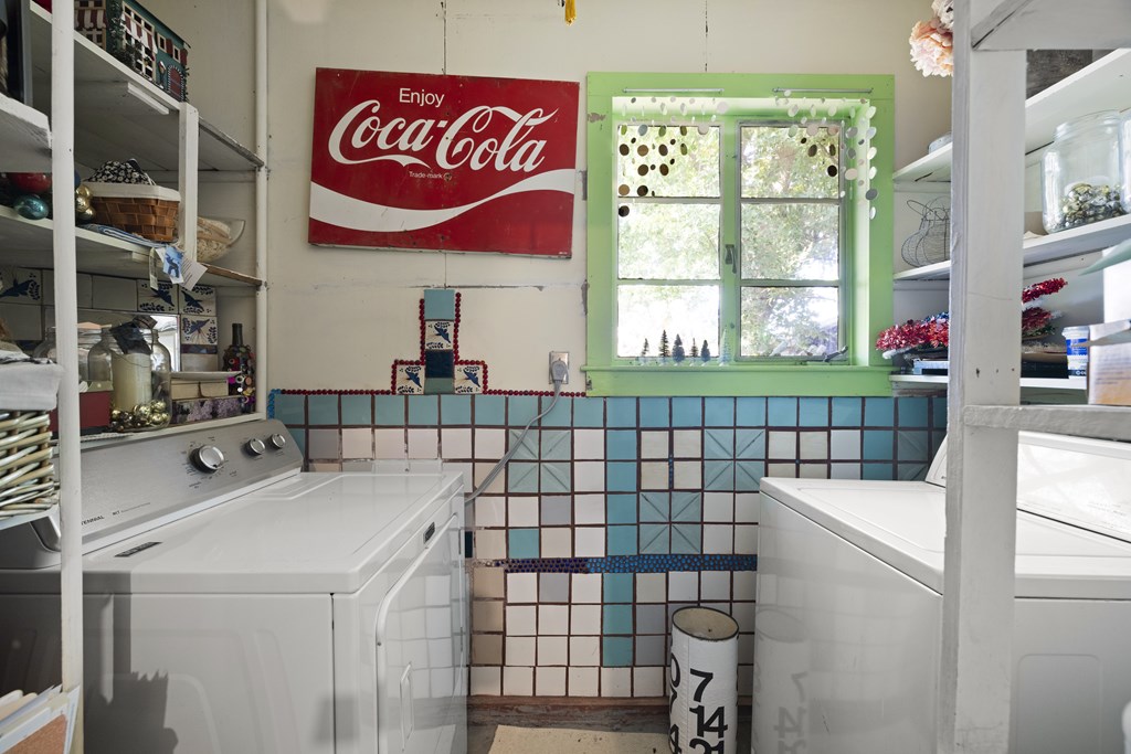 Kerrville, Texas, 78028, United States, 3 Bedrooms Bedrooms, ,2 BathroomsBathrooms,Residential,For Sale,1935754