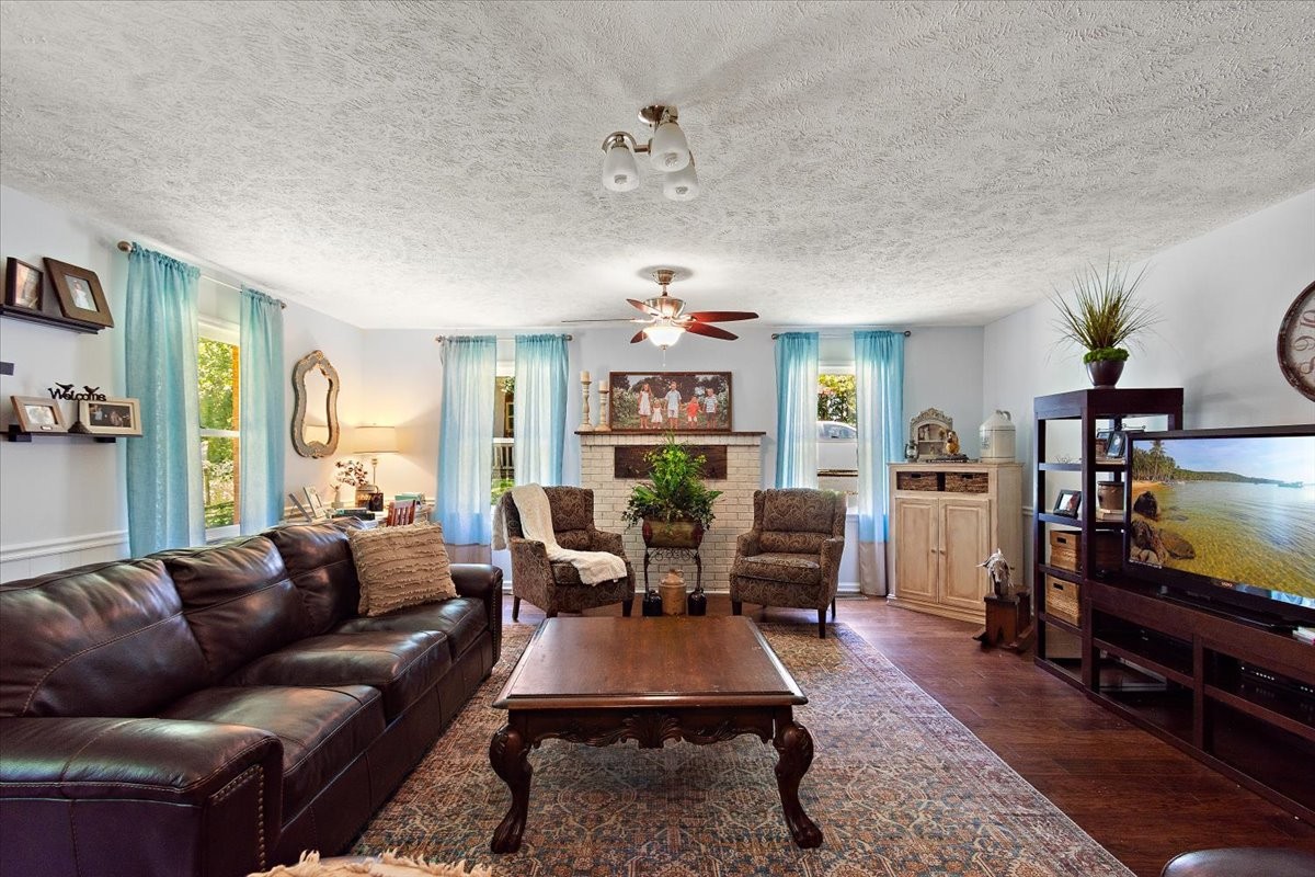 Five Points, Tennessee, 38457, United States, 4 Bedrooms Bedrooms, ,4 BathroomsBathrooms,Residential,For Sale,1902817