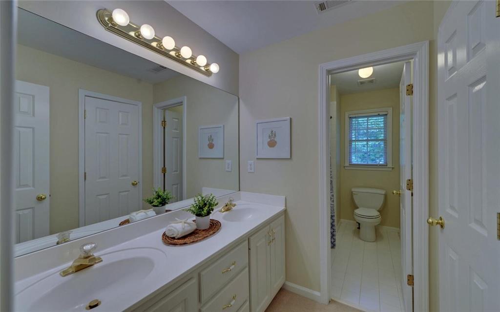 Lawrenceville, Georgia, 30043, United States, 5 Bedrooms Bedrooms, ,4 BathroomsBathrooms,Residential,For Sale,1794792