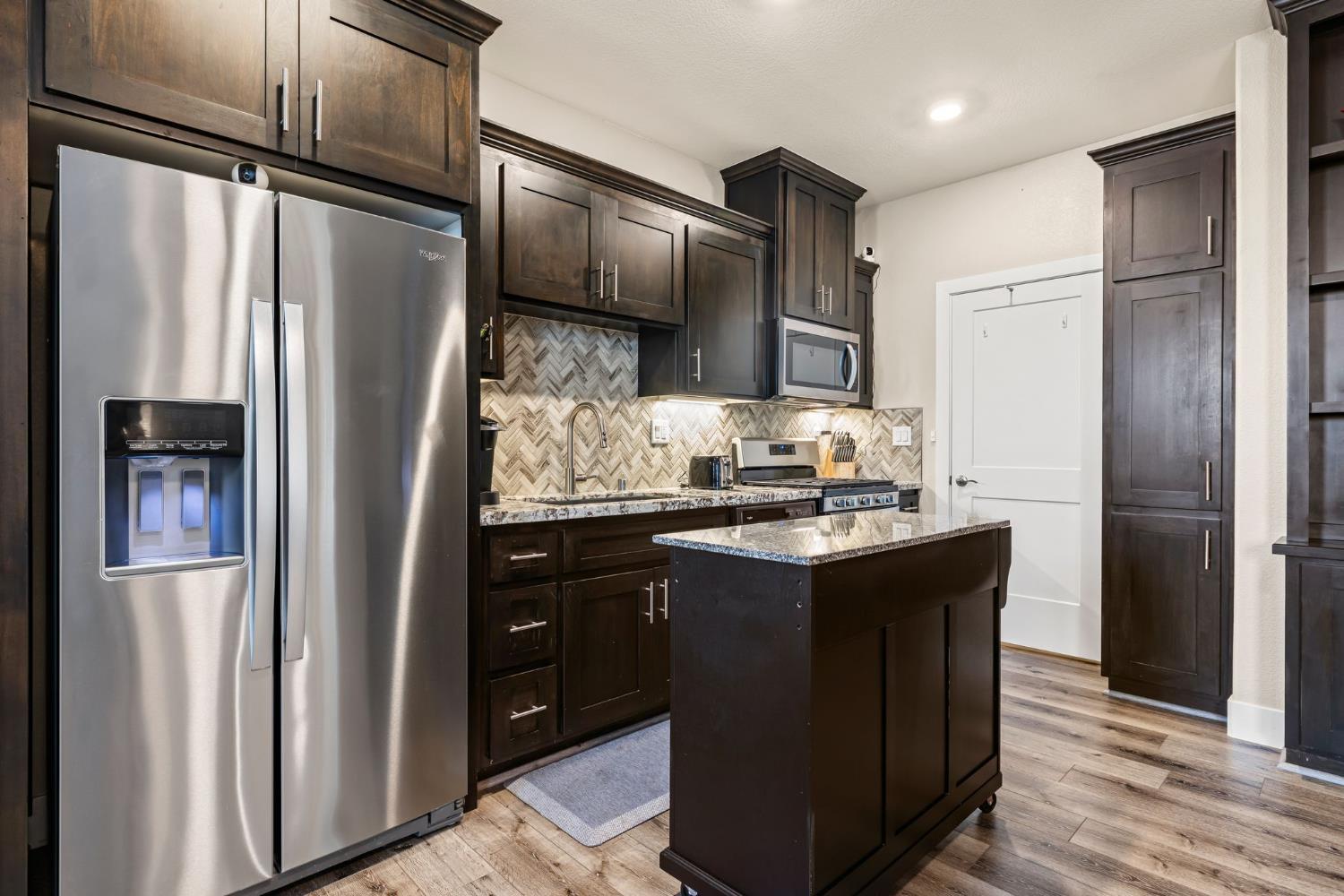 Roseville, California, 95747, United States, 5 Bedrooms Bedrooms, ,5 BathroomsBathrooms,Residential,For Sale,1943893