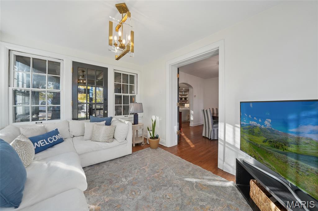 Kirkwood, Missouri, 63122, United States, 3 Bedrooms Bedrooms, ,4 BathroomsBathrooms,Residential,For Sale,2002227