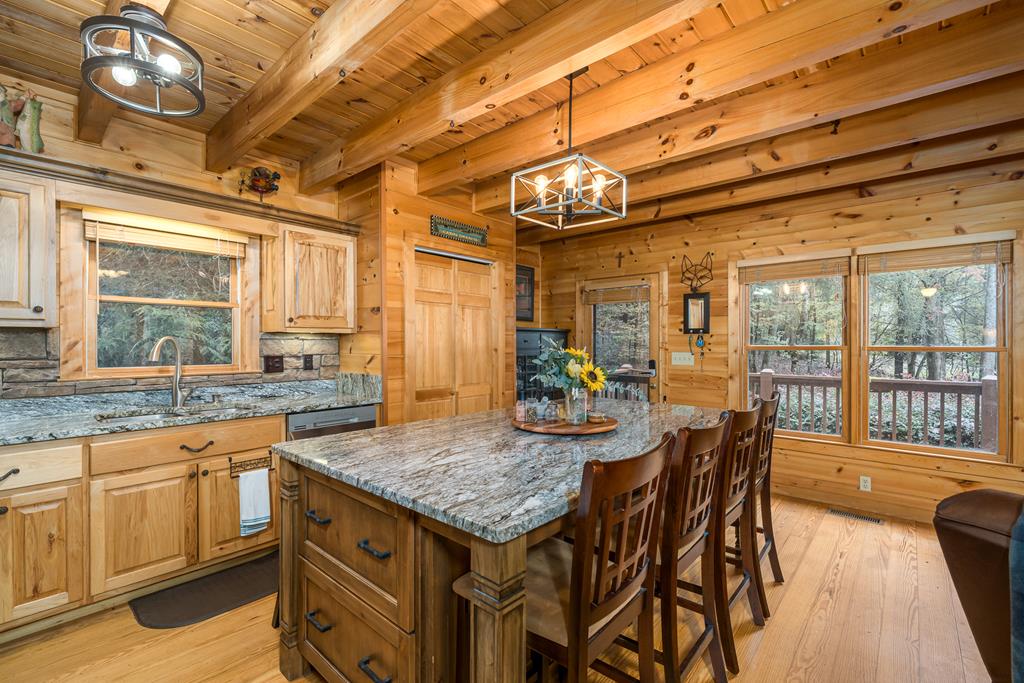 Ellijay, Georgia, 30540, United States, 3 Bedrooms Bedrooms, ,2 BathroomsBathrooms,Residential,For Sale,1972067