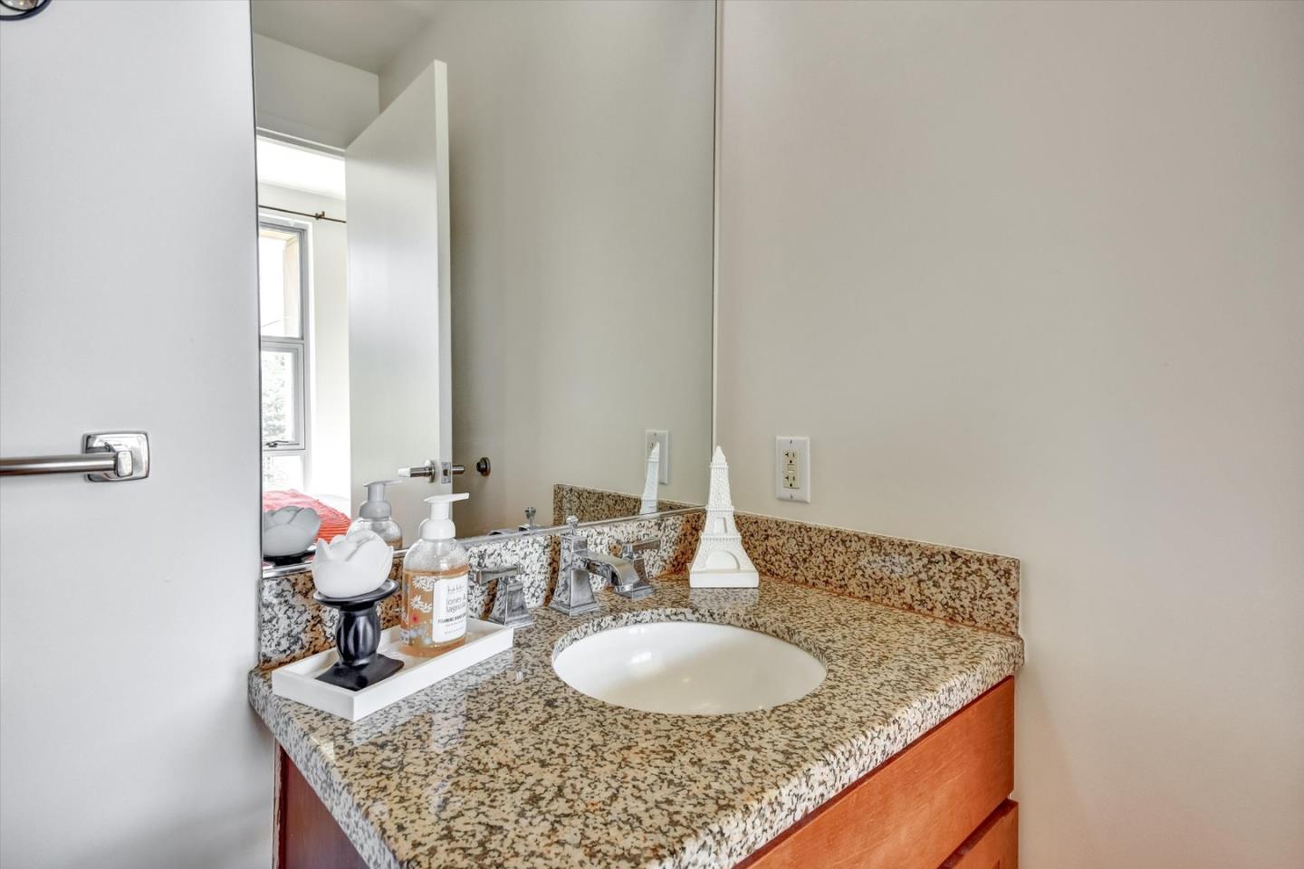 San Jose, California, 95110, United States, 2 Bedrooms Bedrooms, ,2 BathroomsBathrooms,Residential,For Sale,1910782