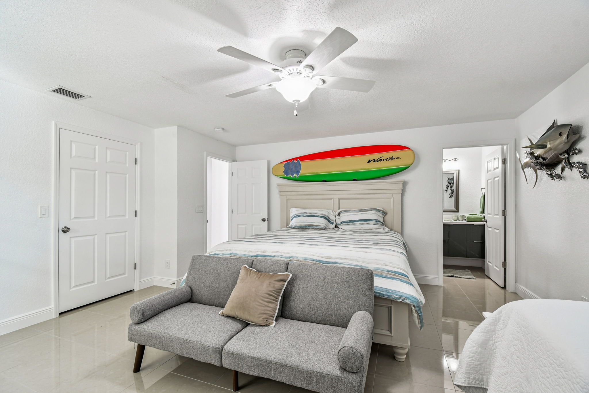 Madeira Beach, Florida, 33708, United States, 6 Bedrooms Bedrooms, ,6 BathroomsBathrooms,Residential,For Sale,1975666