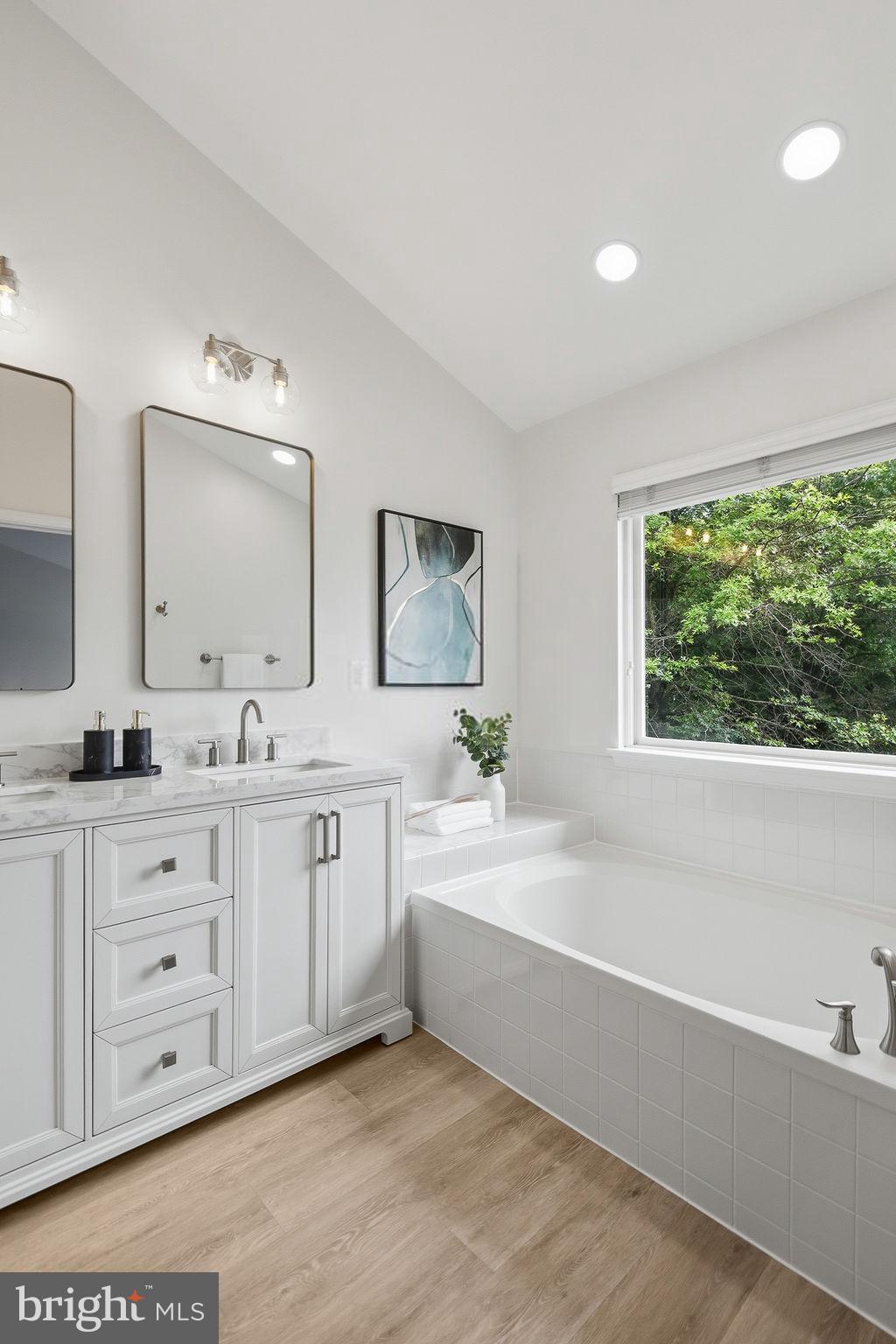 Fairfax, Virginia, 22033, United States, 3 Bedrooms Bedrooms, ,4 BathroomsBathrooms,Residential,For Sale,2048066