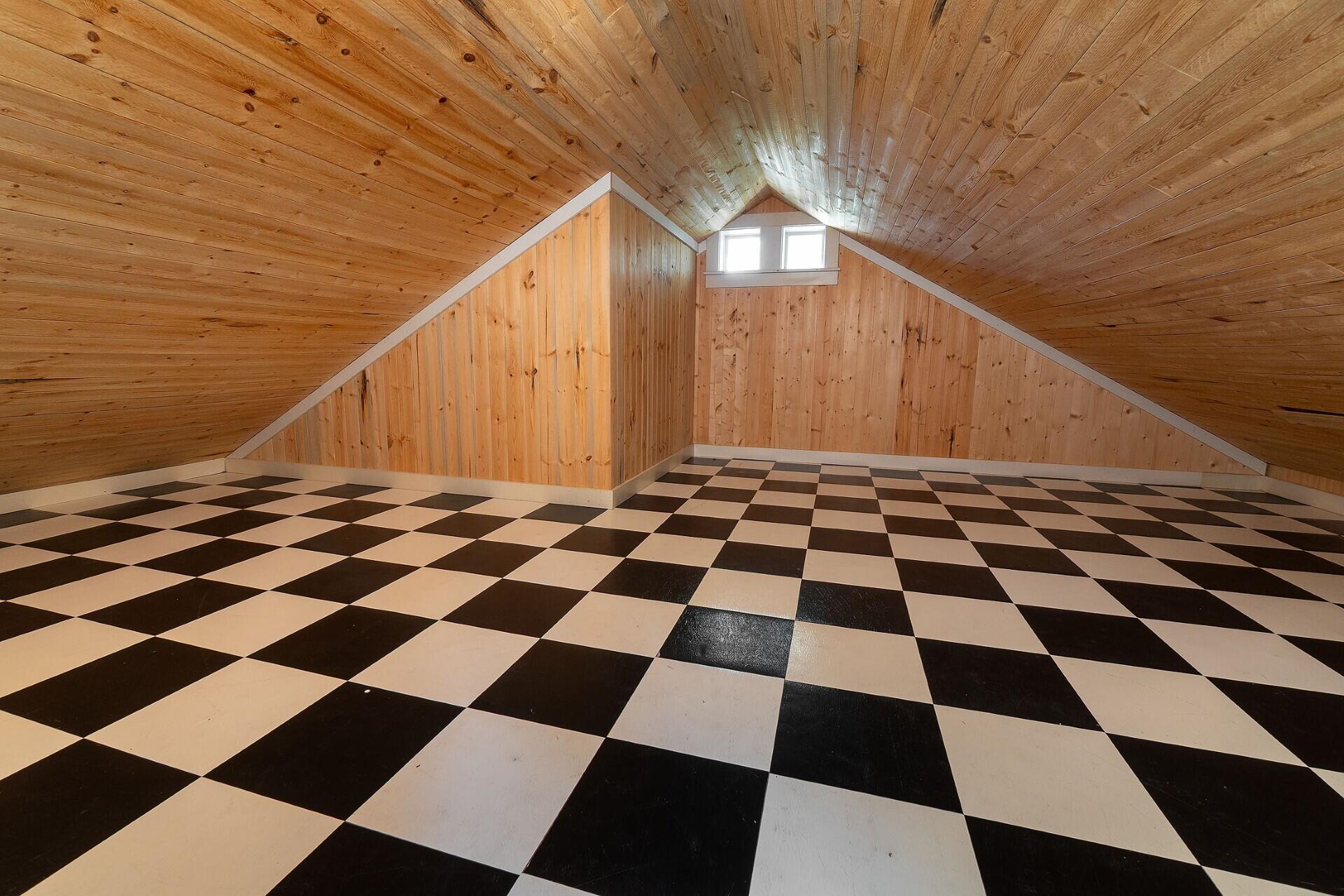 Bend, Oregon, 97703, United States, 2 Bedrooms Bedrooms, ,1 BathroomBathrooms,Residential,For Sale,1848666