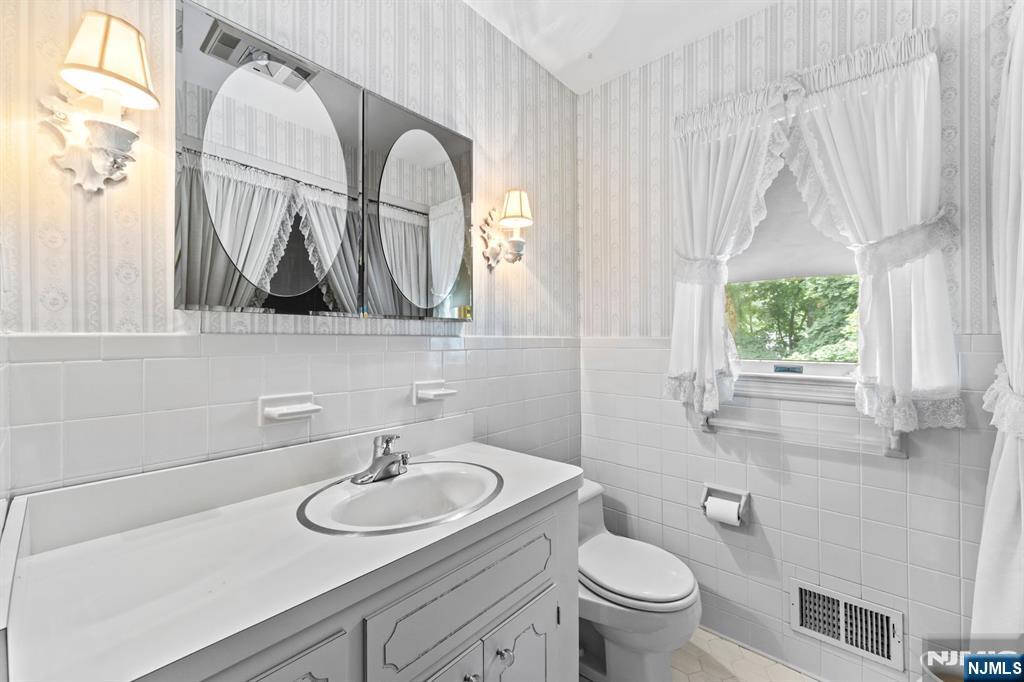 Twp of Washington, New Jersey, 07676, United States, 3 Bedrooms Bedrooms, ,2 BathroomsBathrooms,Residential,For Sale,1885353