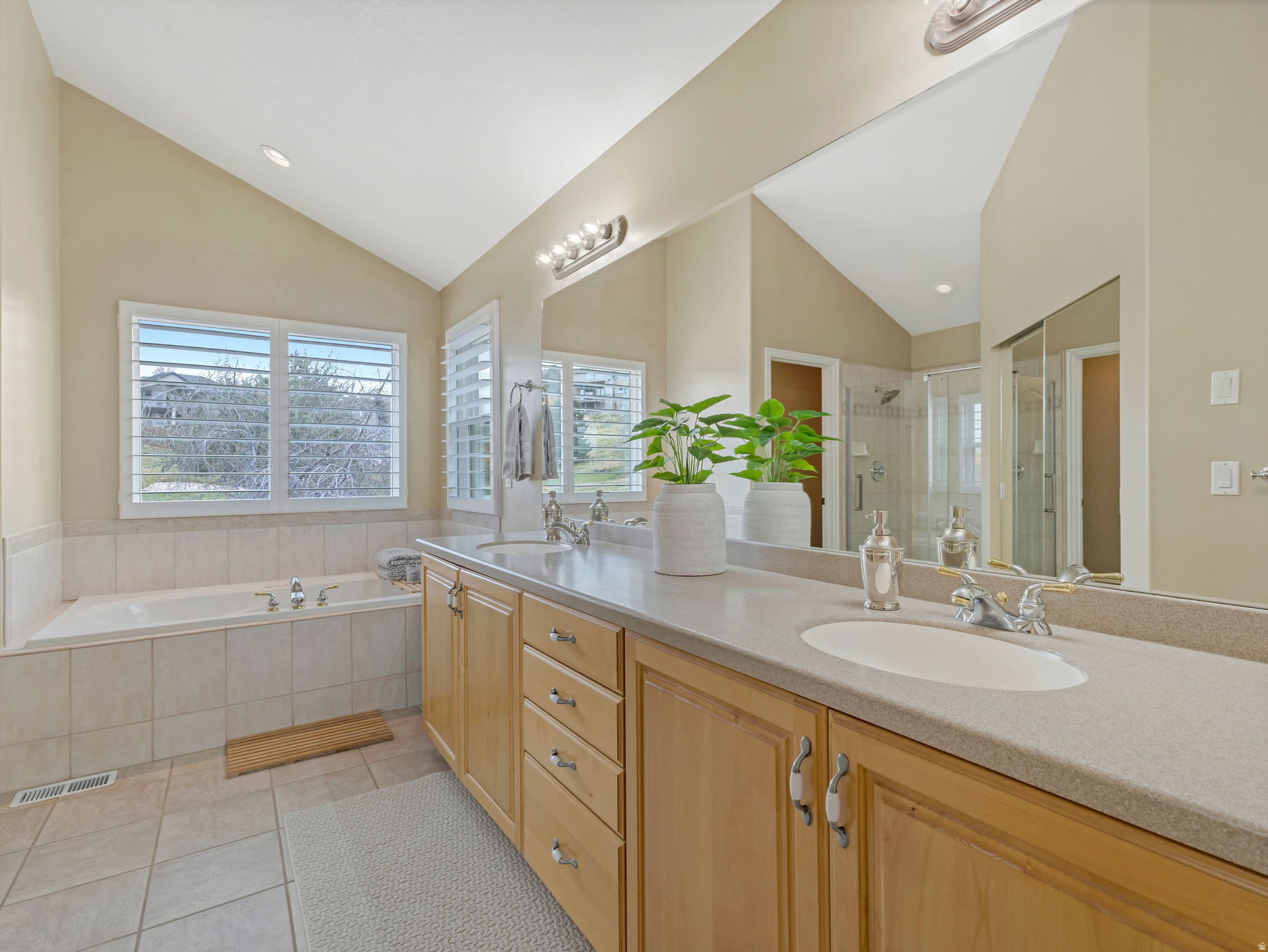 North Salt Lake, Utah, 84054, United States, 6 Bedrooms Bedrooms, ,4 BathroomsBathrooms,Residential,For Sale,1994445