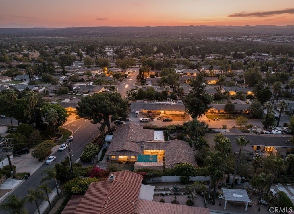 Jurupa Valley, California, 92509, United States, 3 Bedrooms Bedrooms, ,2 BathroomsBathrooms,Residential,For Sale,1939964