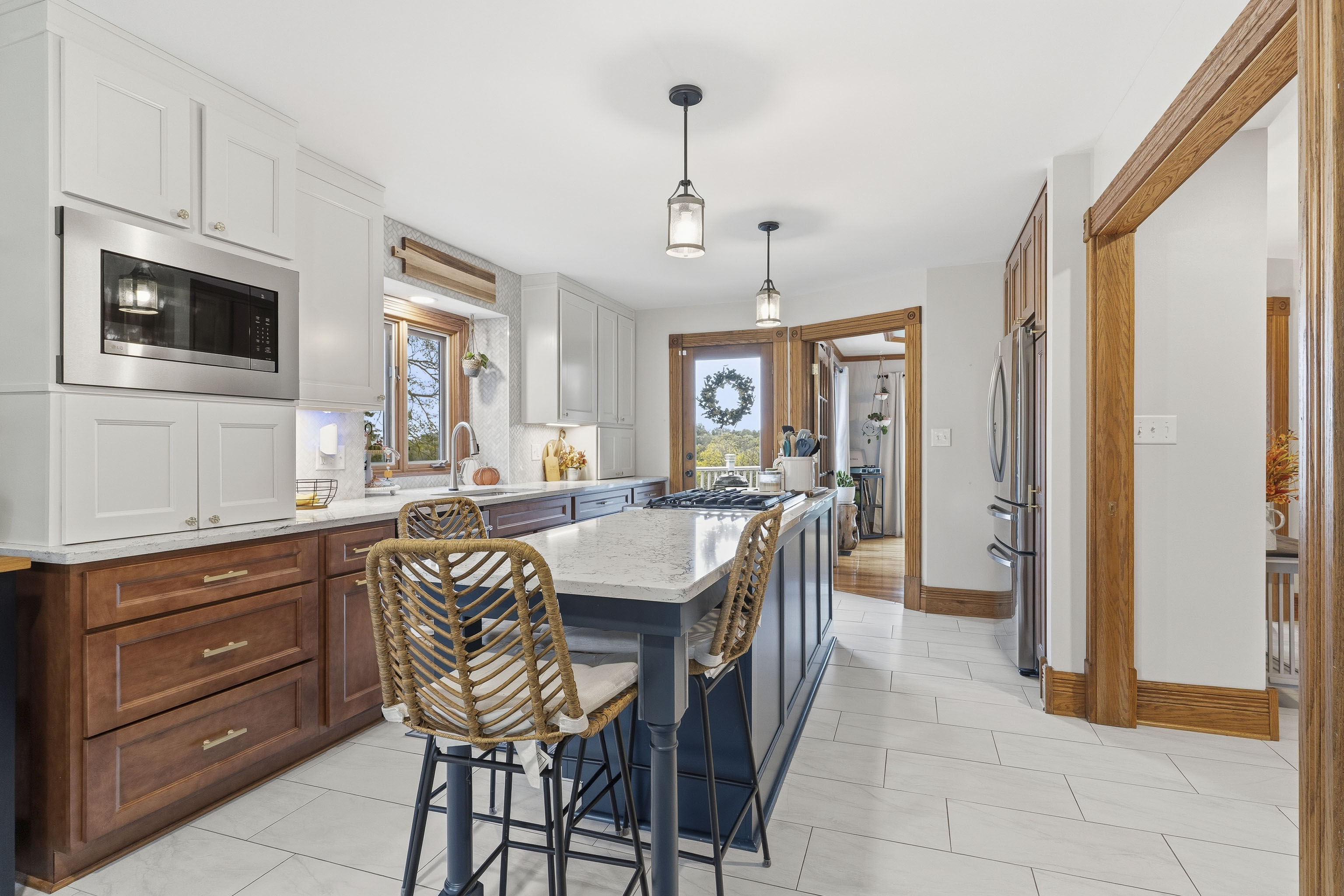 Manhattan, Kansas, 66503, United States, 4 Bedrooms Bedrooms, ,4 BathroomsBathrooms,Residential,For Sale,1985204