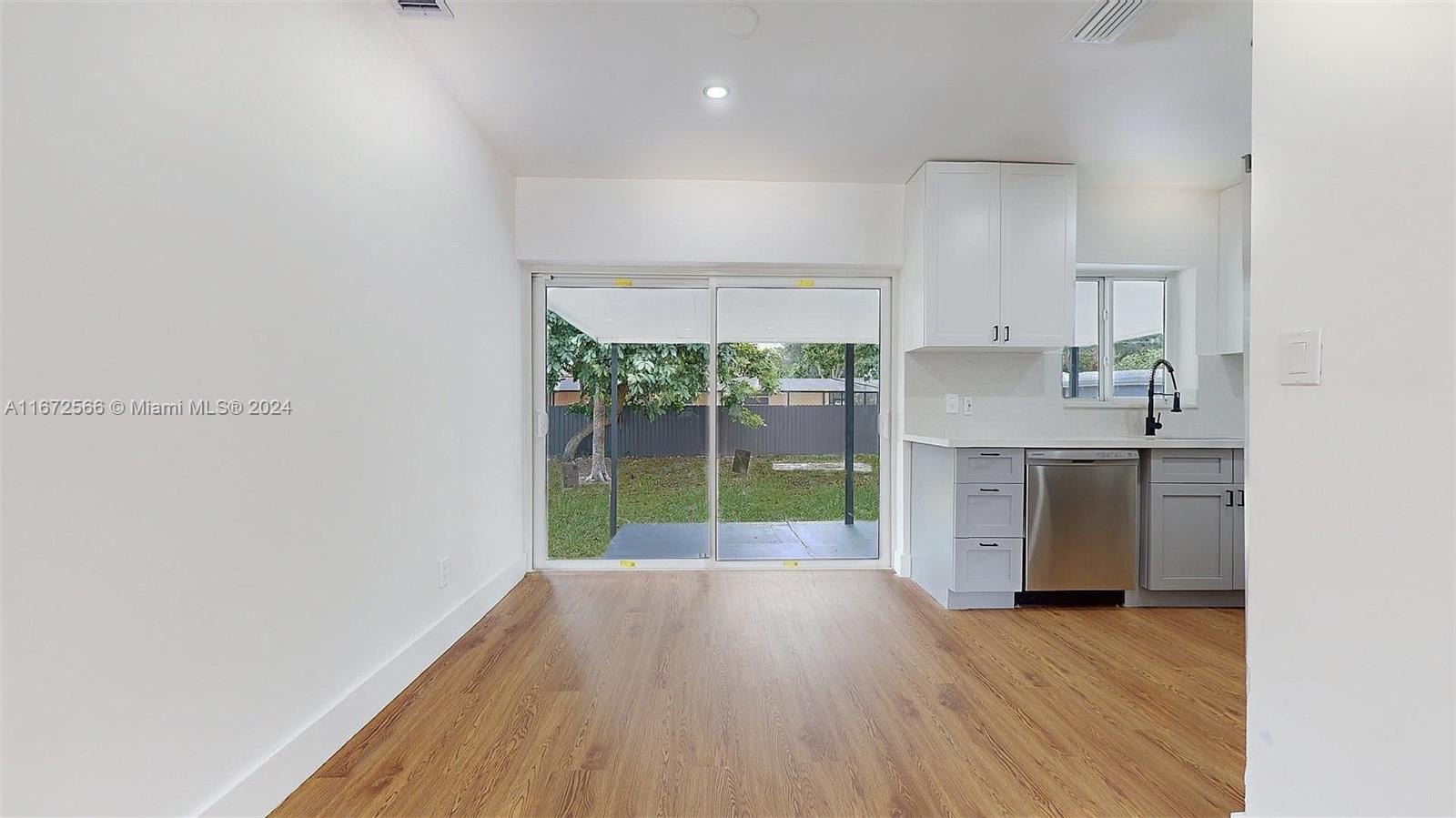 North Miami Beach, Florida, 33162, United States, 3 Bedrooms Bedrooms, ,2 BathroomsBathrooms,Residential,For Sale,1944950