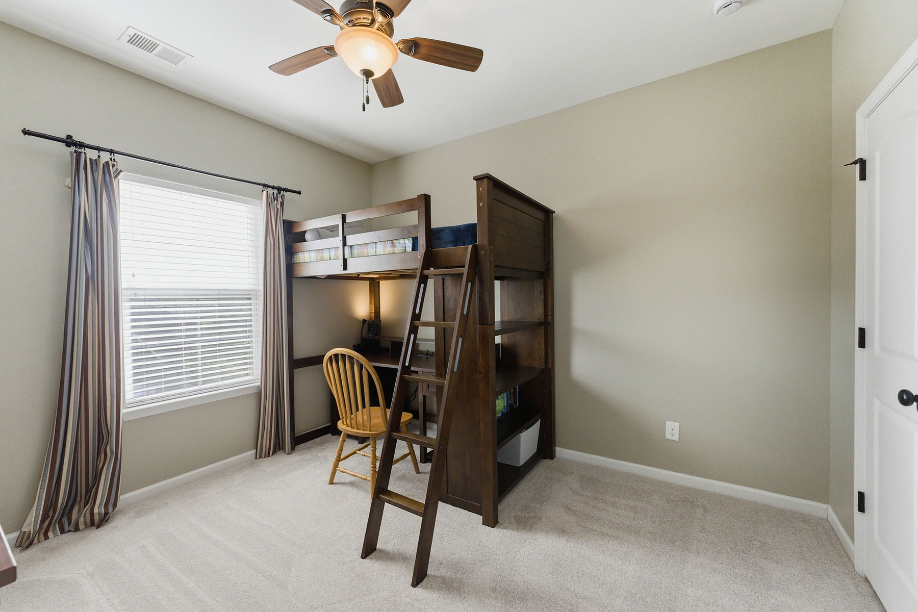  RIVER LAKES - 物件實景