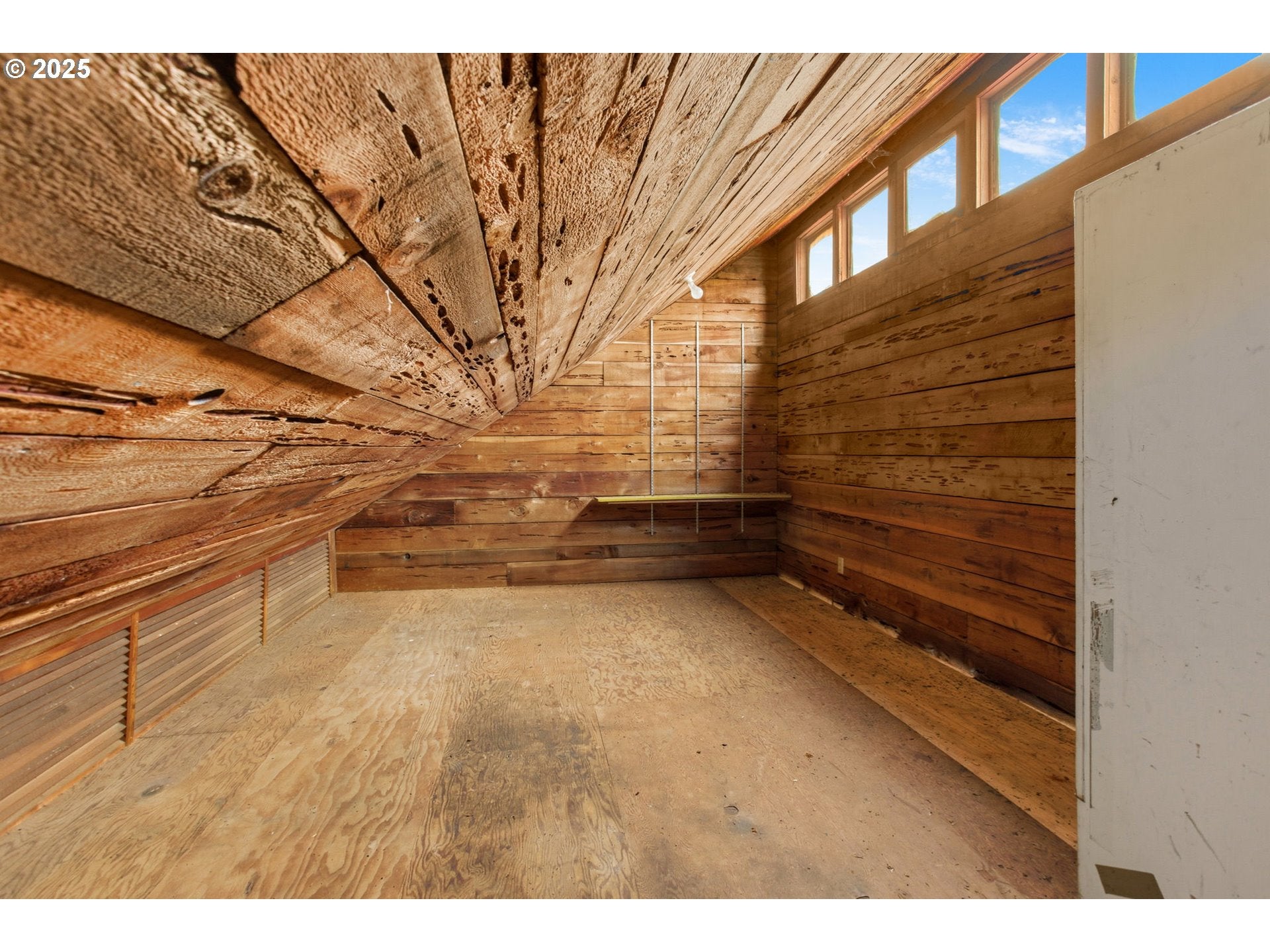 PleasantHill, Oregon, 97455, United States, 5 Bedrooms Bedrooms, ,3 BathroomsBathrooms,Residential,For Sale,1994708