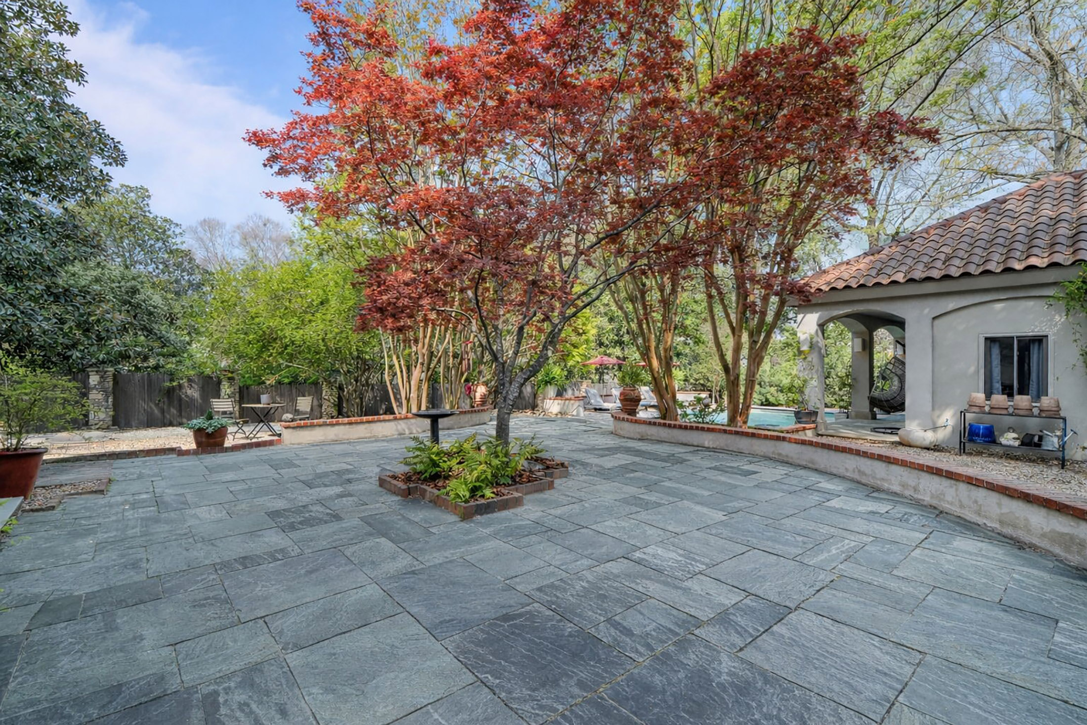  Timeless Ardmore Park Home Blends Classic Charm with Custom Renovations - 物件實景