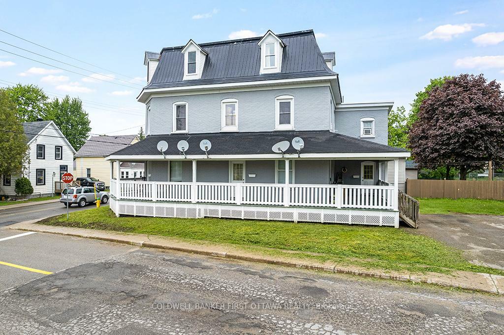 SMITHS FALLS, Ontario, K7A 2Z5, CA, 8 Bedrooms Bedrooms, ,Residential,For Sale,1866562