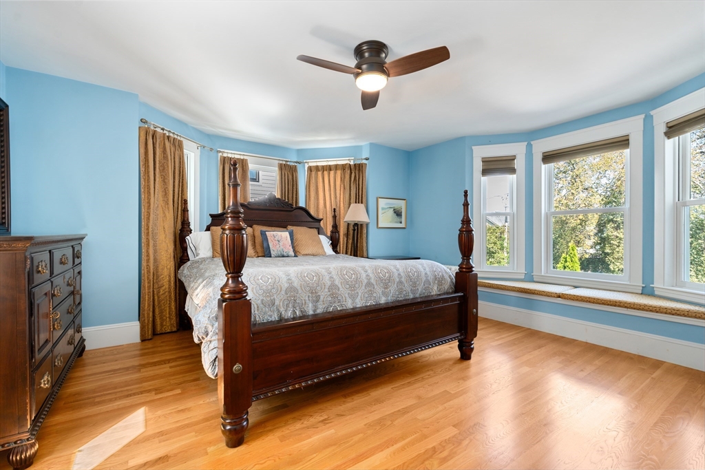 Newton, Massachusetts, 02458, United States, 5 Bedrooms Bedrooms, ,4 BathroomsBathrooms,Residential,For Sale,1941717