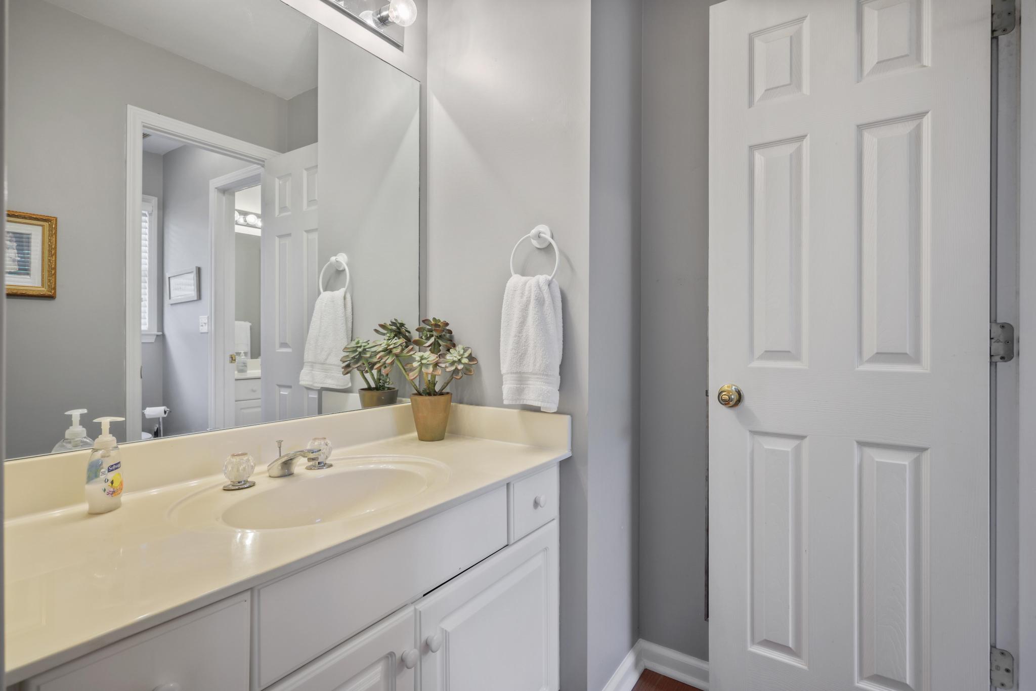  Beautifully Maintained Home in Established Burnt Hickory Pointe - 物件實景