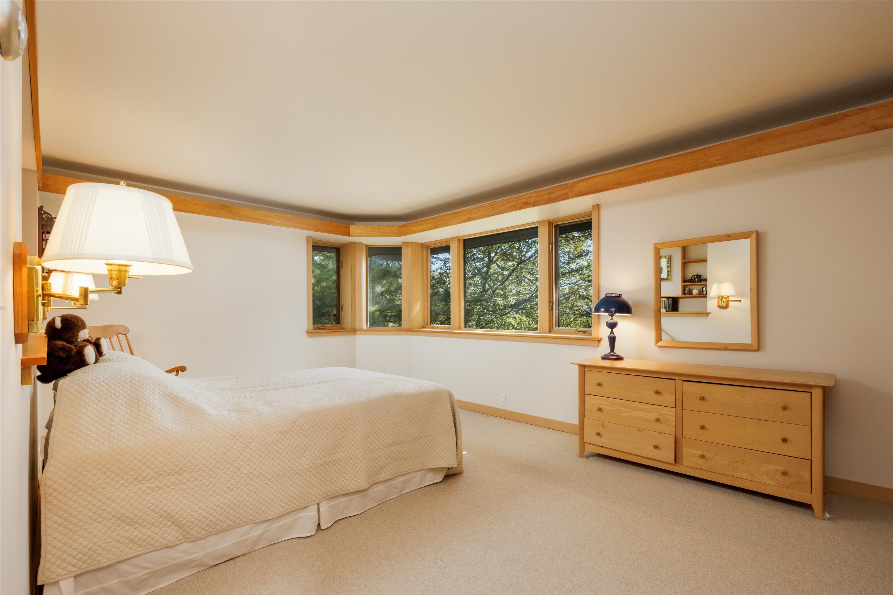 Grantham, New Hampshire, 03753, United States, 4 Bedrooms Bedrooms, ,3 BathroomsBathrooms,Residential,For Sale,1947090