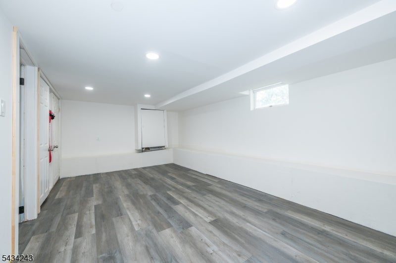 Wanaque Boro, New Jersey, 07420, United States, 4 Bedrooms Bedrooms, ,2 BathroomsBathrooms,Residential,For Sale,2049267