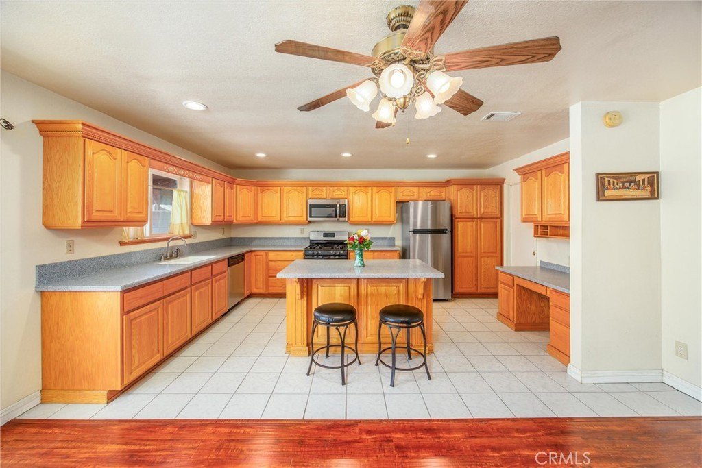 Fontana, California, 92335, United States, 3 Bedrooms Bedrooms, ,2 BathroomsBathrooms,Residential,For Sale,1987361