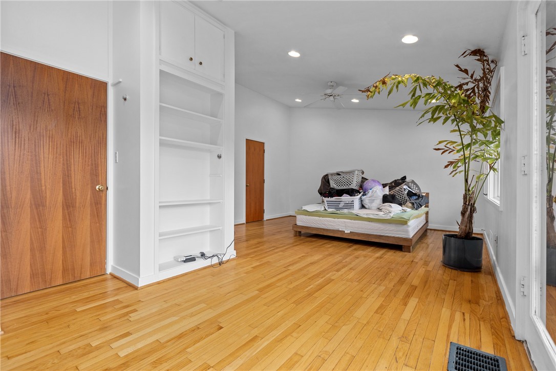 Fox Chapel, Pennsylvania, 15215, United States, 4 Bedrooms Bedrooms, ,5 BathroomsBathrooms,Residential,For Sale,1927245