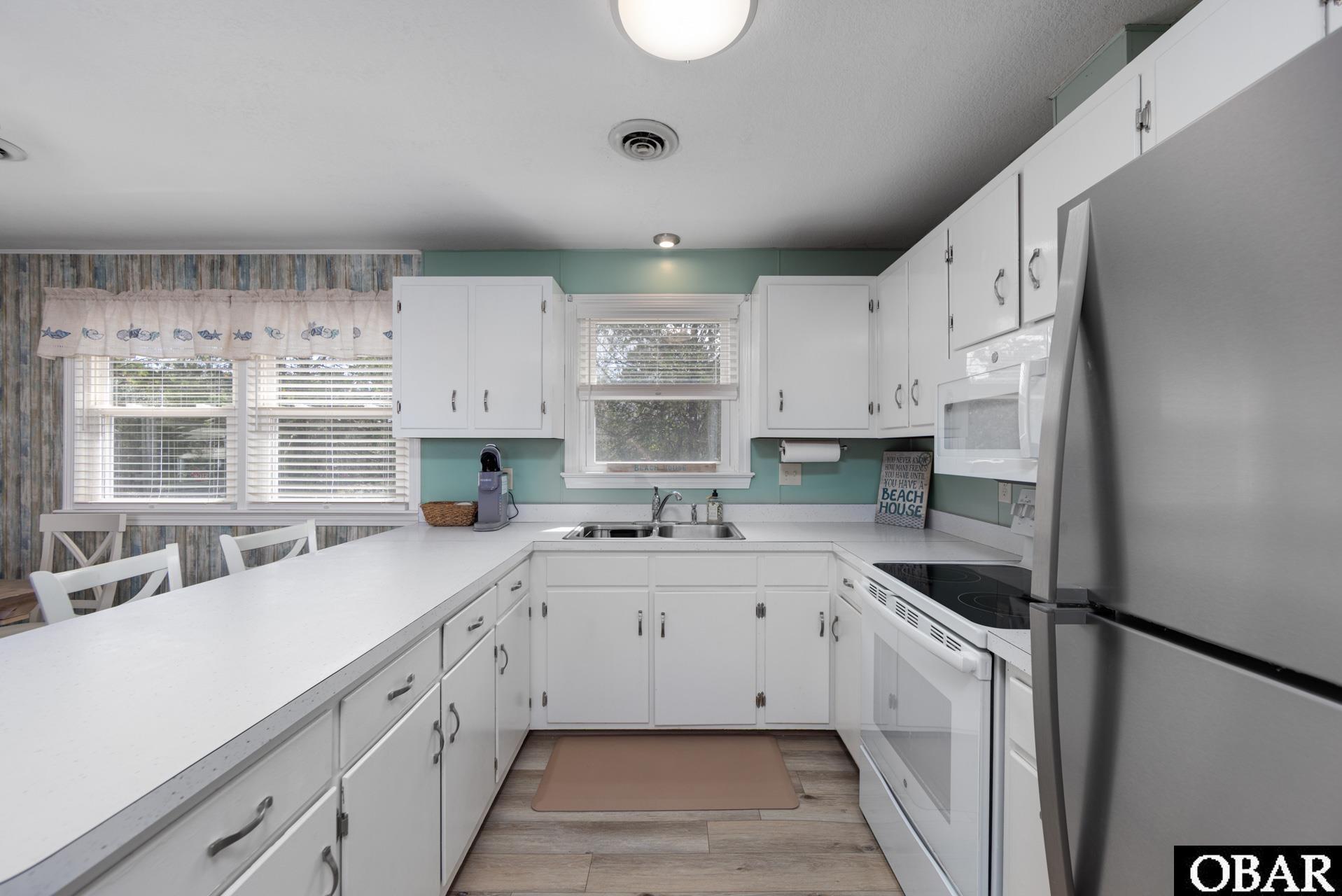 Kill Devil Hills, North Carolina, 27948, United States, 3 Bedrooms Bedrooms, ,2 BathroomsBathrooms,Residential,For Sale,1957535