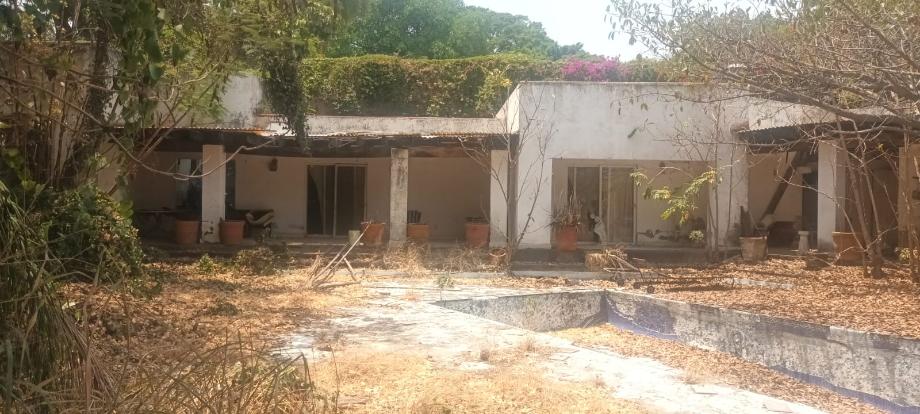 Fraccionamiento Las Quintas, Calle 4.5, Cuernavaca, Morelos, 62446, Mexico, 3 Bedrooms Bedrooms, ,4 BathroomsBathrooms,Residential,For Sale,Fraccionamiento Las Quintas, Calle 4.5,1614358
