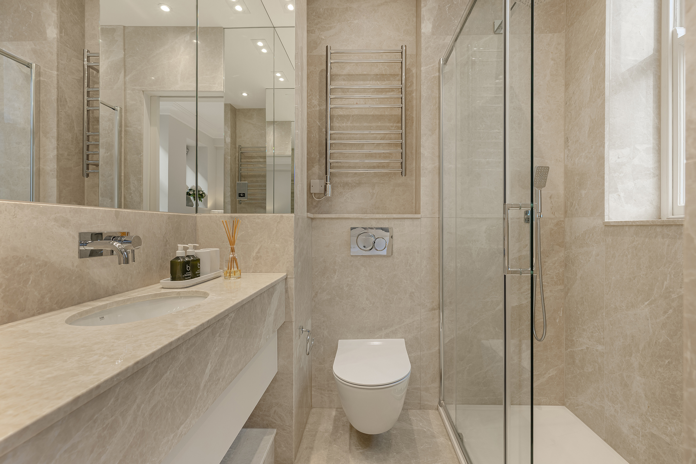  A Beautifully Refined Knightsbridge Apartment Moments from Harrods - 物件實景