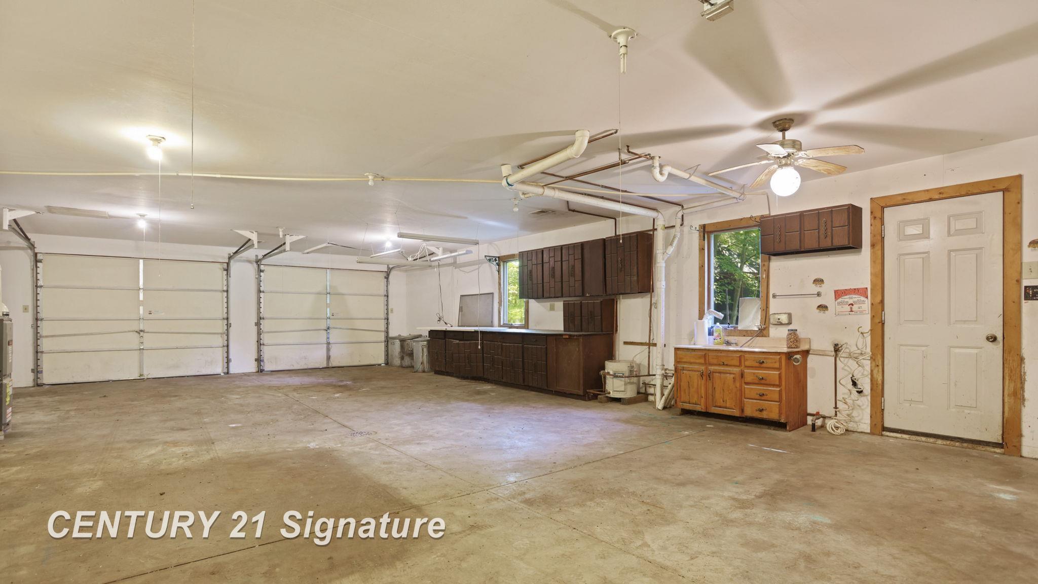 Chesaning, Michigan, 48616, United States, 4 Bedrooms Bedrooms, ,3 BathroomsBathrooms,Residential,For Sale,1980512