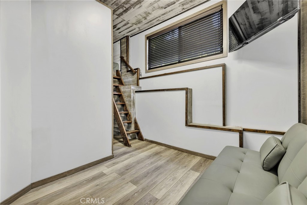 Woodland Hills, California, 91364, United States, 4 Bedrooms Bedrooms, ,2 BathroomsBathrooms,Residential,For Sale,1975100