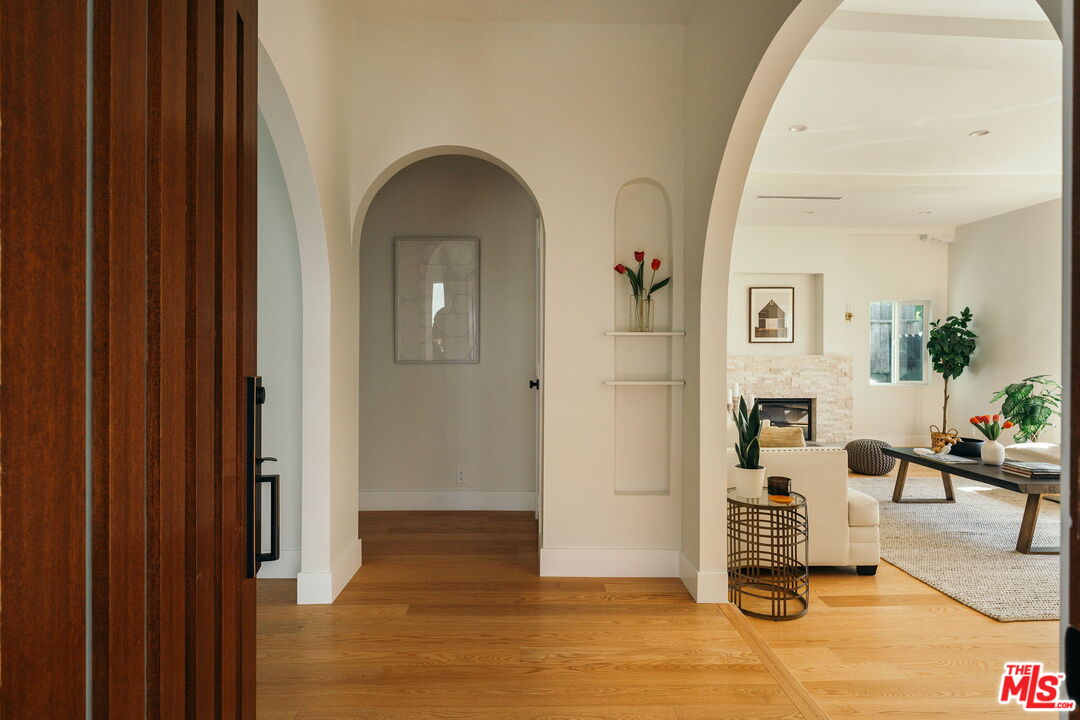 Los Angeles, California, 90019, United States, 4 Bedrooms Bedrooms, ,4 BathroomsBathrooms,Residential,For Sale,1889946