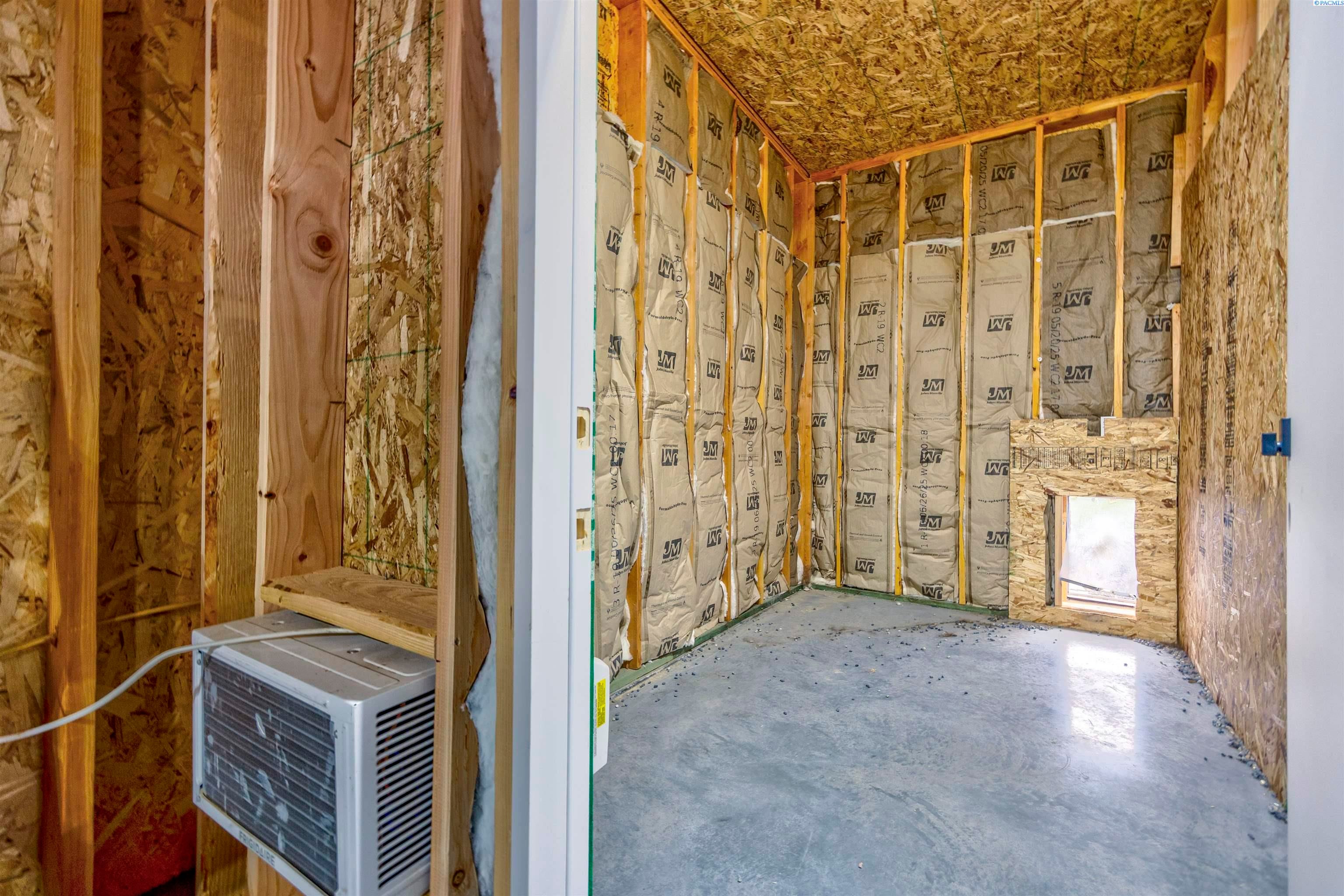 Pasco, Washington, 99301, United States, 4 Bedrooms Bedrooms, ,3 BathroomsBathrooms,Residential,For Sale,2005425