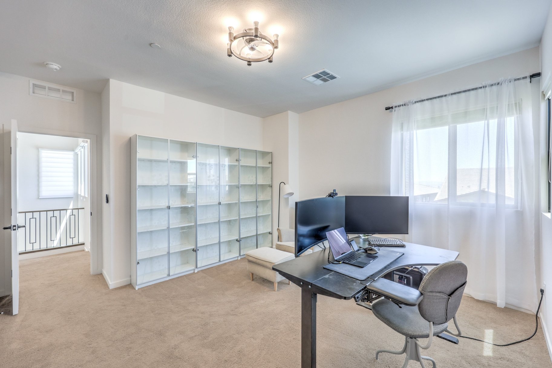  Beautifully Upgraded 2-Story Home in a Gated Community in Summerlin West - 物件實景