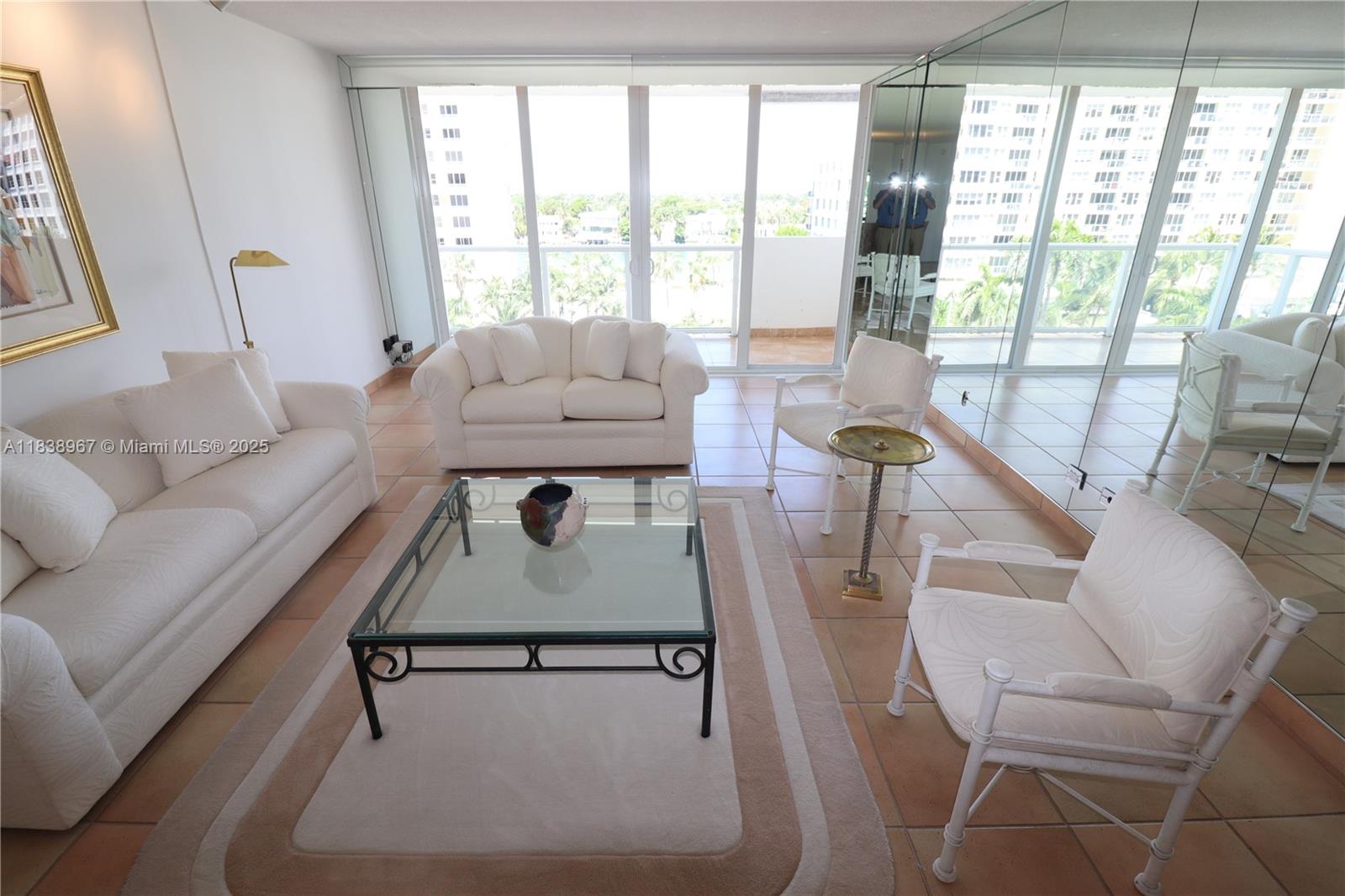 Miami Beach, Florida, 33140, United States, 2 Bedrooms Bedrooms, ,2 BathroomsBathrooms,Residential,For Sale,1890923