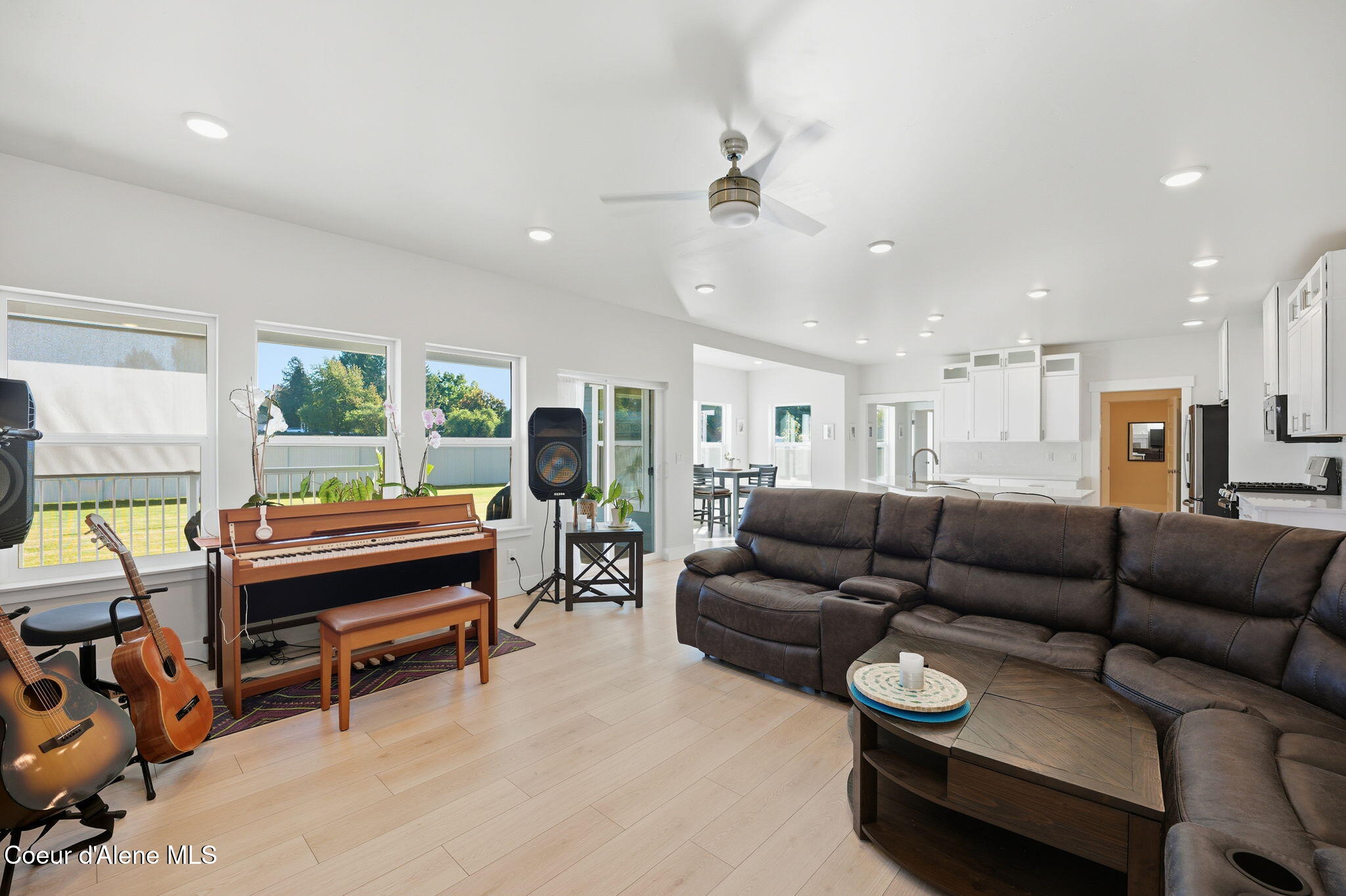 Hayden, Idaho, 83835, United States, 3 Bedrooms Bedrooms, ,3 BathroomsBathrooms,Residential,For Sale,1980507