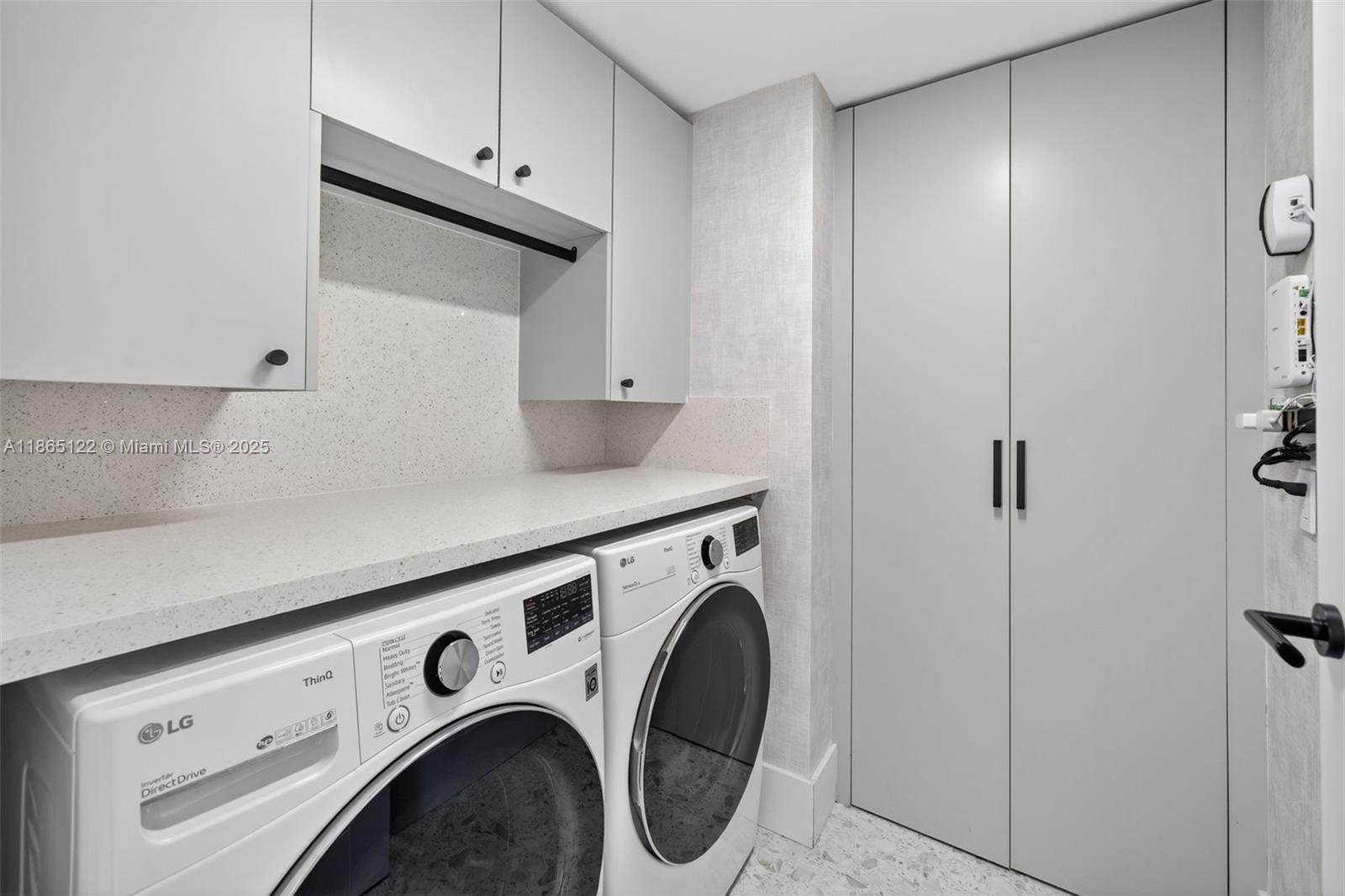 Aventura, Florida, 33160, United States, 3 Bedrooms Bedrooms, ,4 BathroomsBathrooms,Residential,For Sale,1942054