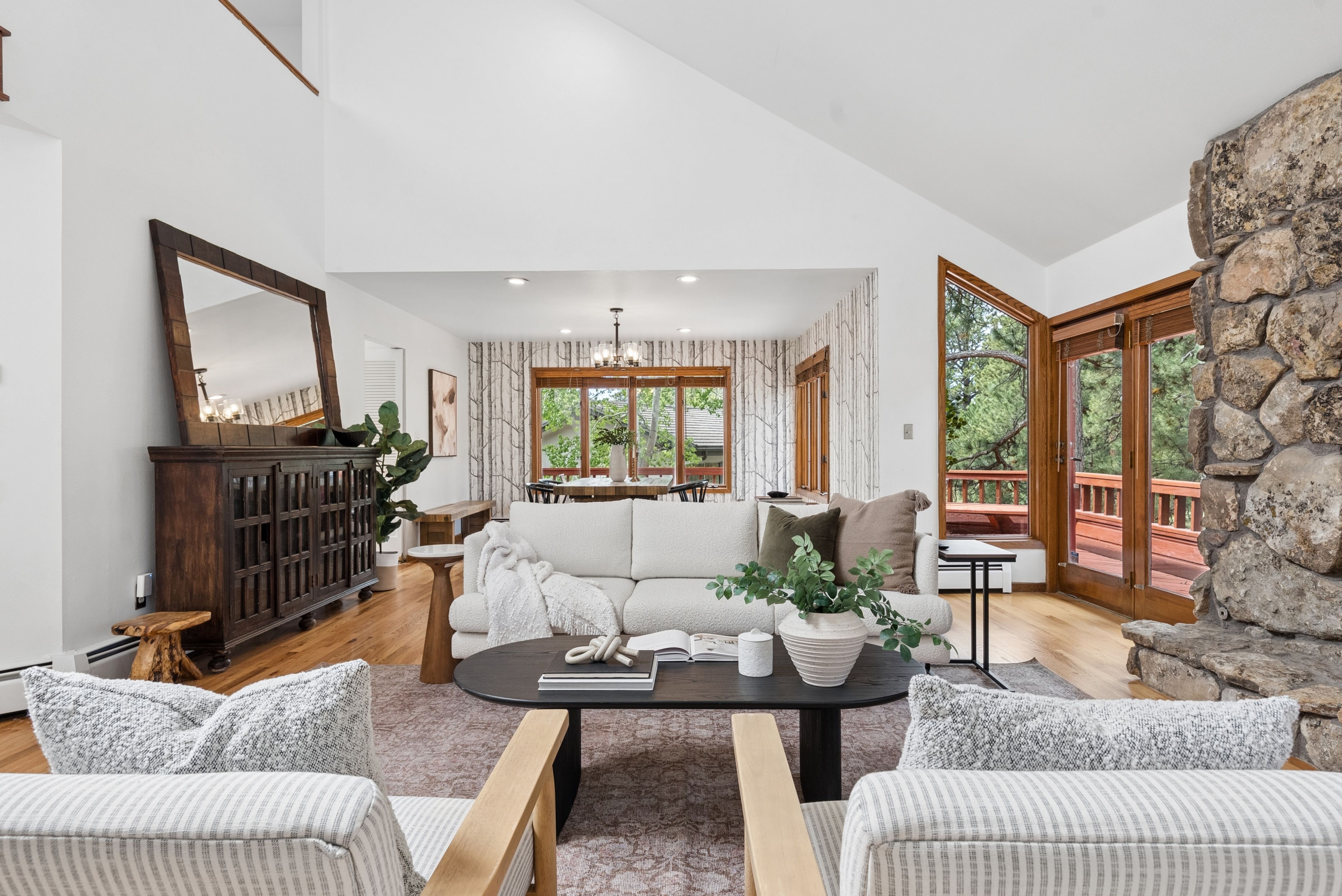  Beautiful Genesee Home With Over 4,500 Finished Sq Ft with Walk Out Basement - 物件實景