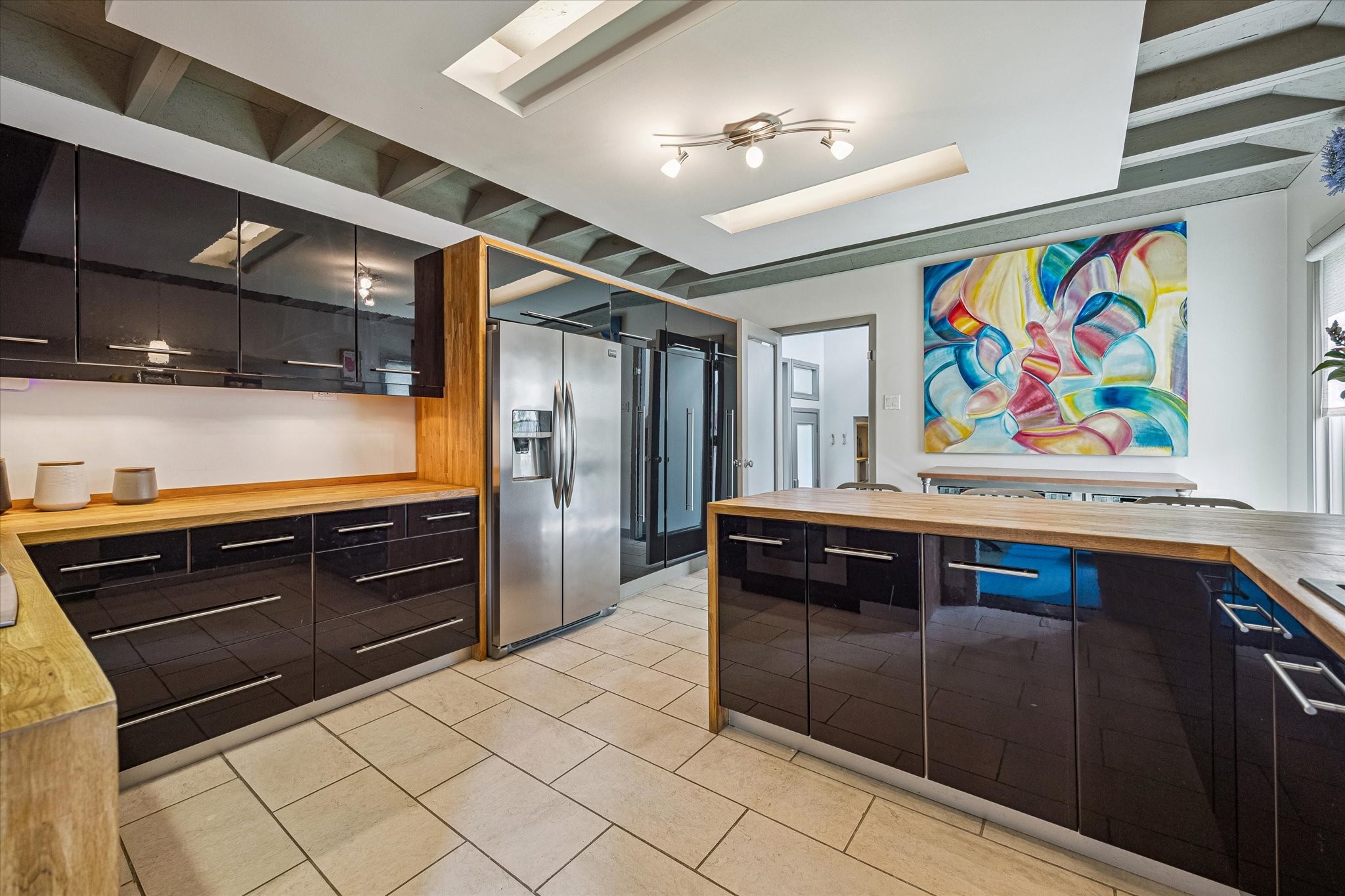  230 E 25th Street - 物件實景