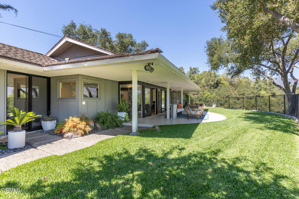 La Canada Flintridge, California, 91011, United States, 3 Bedrooms Bedrooms, ,3 BathroomsBathrooms,Residential,For Sale,1941612