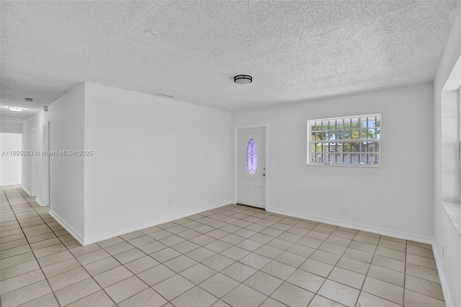 Miami, Florida, 33189, United States, 4 Bedrooms Bedrooms, ,2 BathroomsBathrooms,Residential,For Sale,1965129