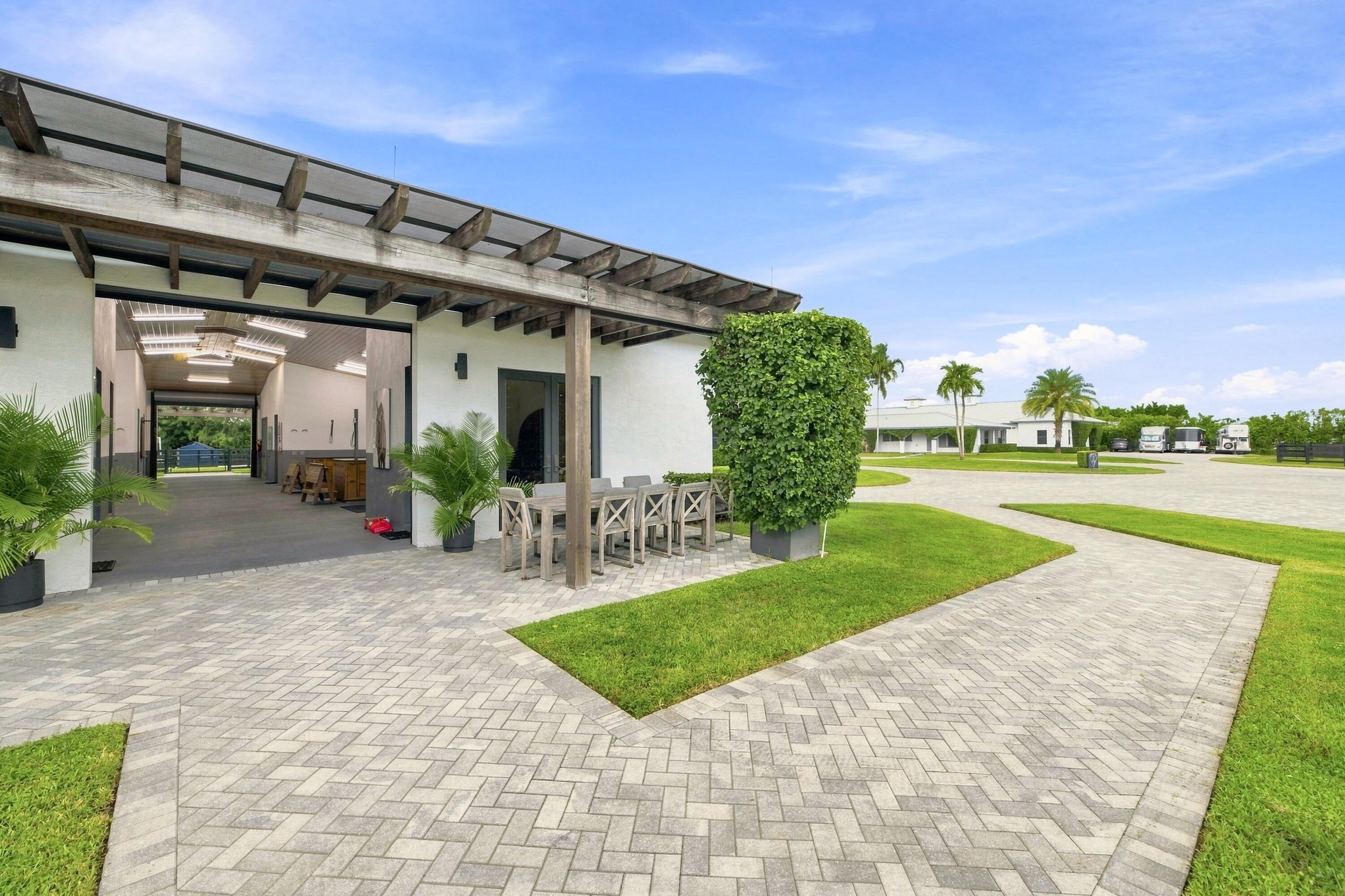  13155 Southfields Road - 物件實景